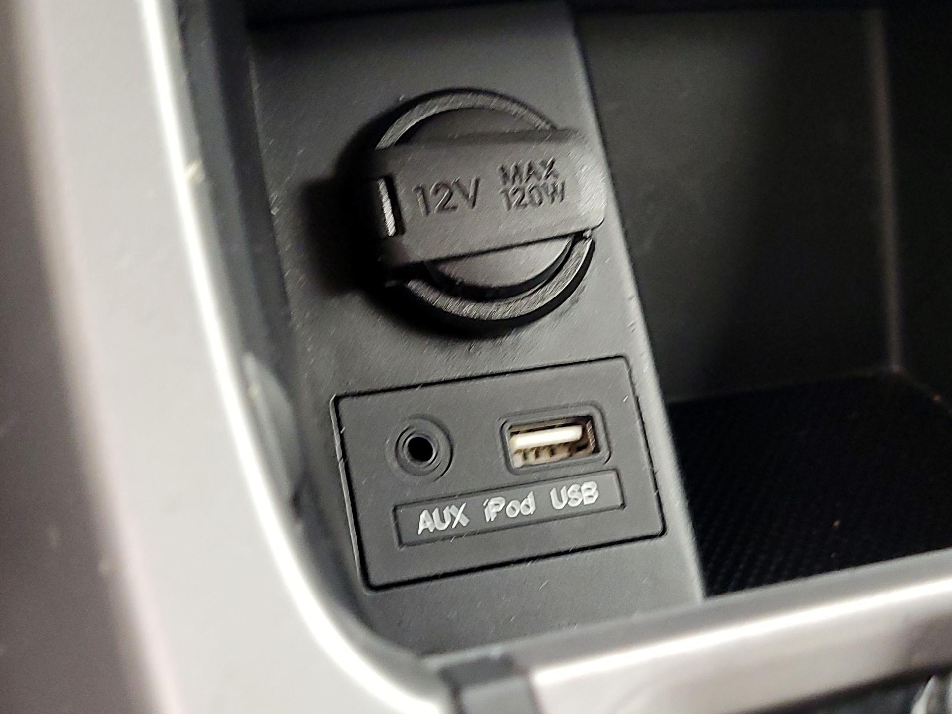 Thumbnail: 2015 Hyundai Elantra - 18