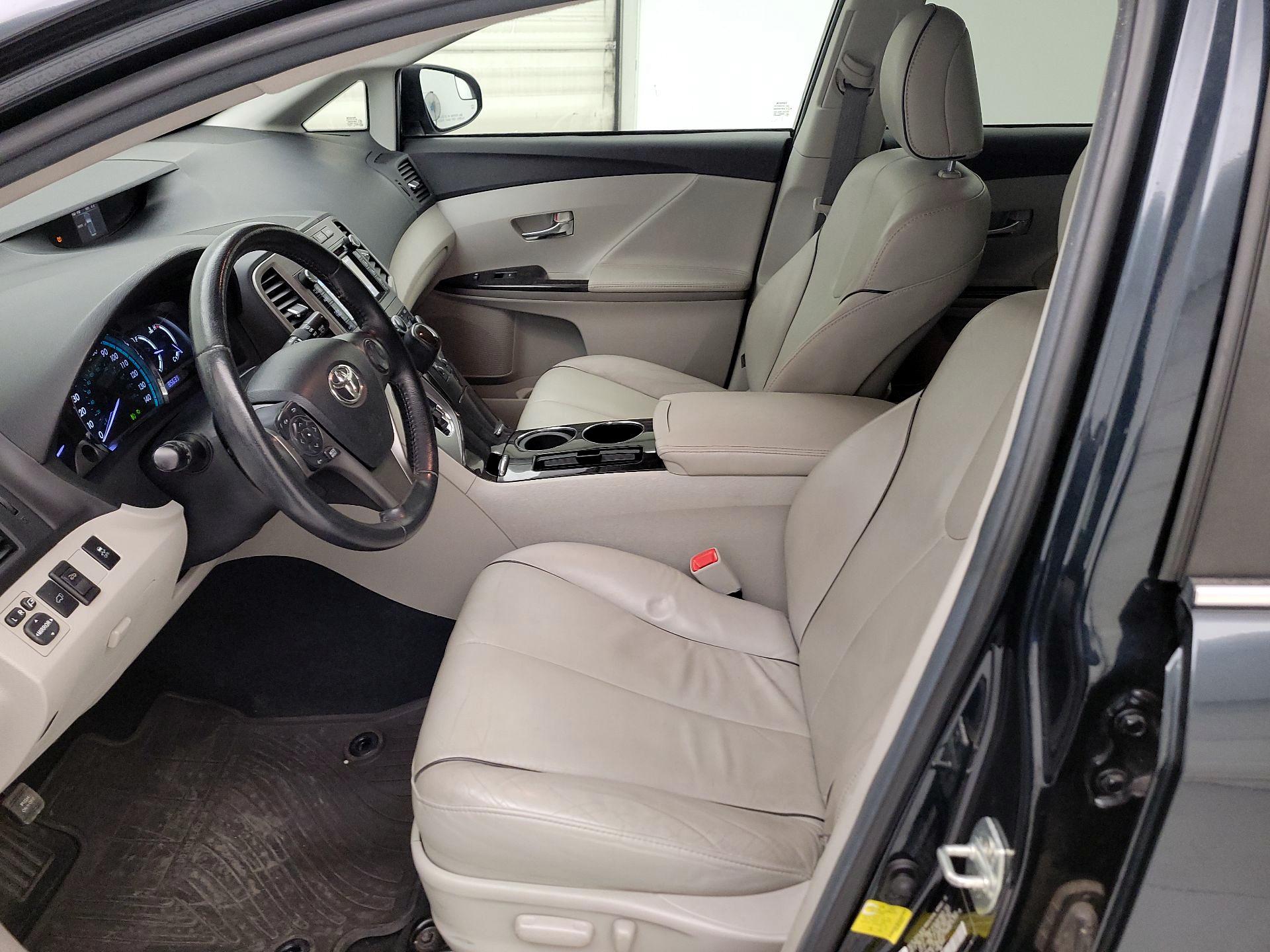 Thumbnail: 2014 Toyota Venza - 11