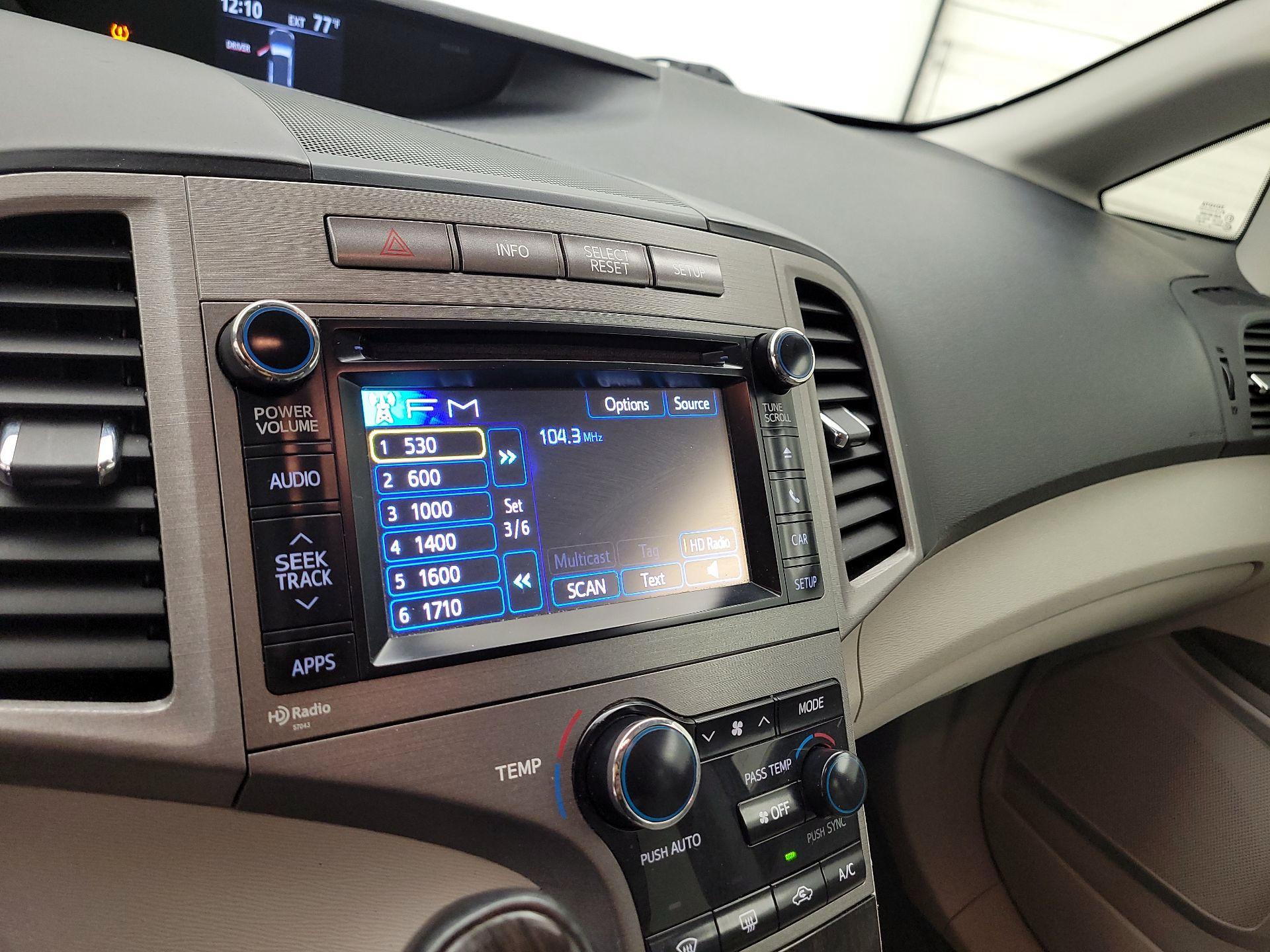 Thumbnail: 2014 Toyota Venza - 13