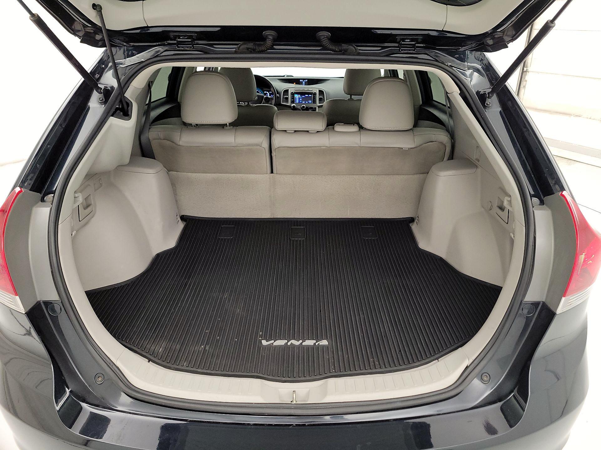 Thumbnail: 2014 Toyota Venza - 16