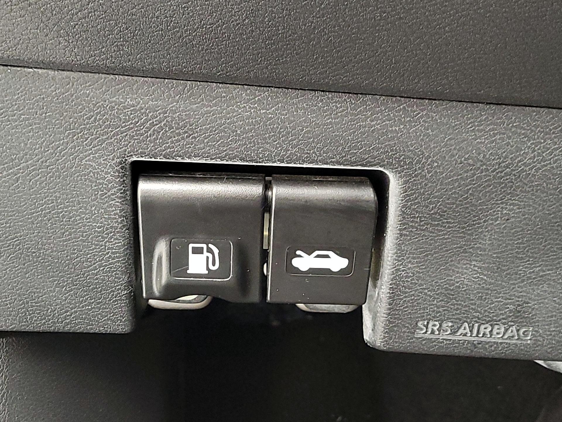 Thumbnail: 2020 Nissan Kicks - 13