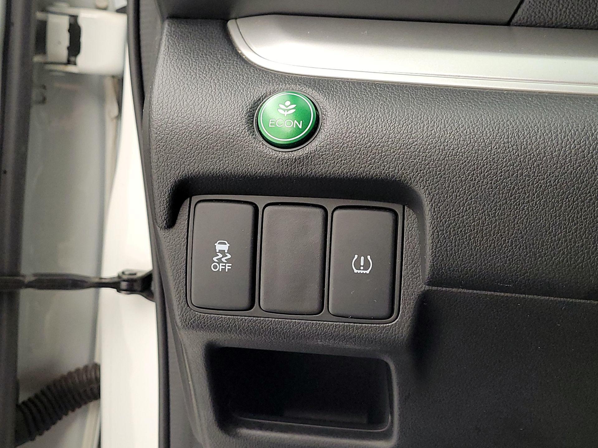 Thumbnail: 2016 Honda CR-V - 13