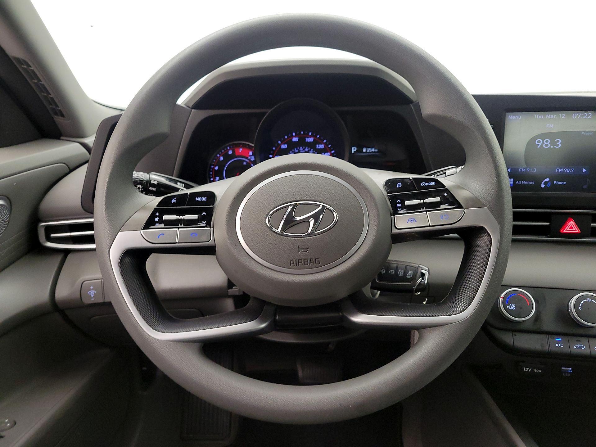 Thumbnail: 2022 Hyundai Elantra - 10