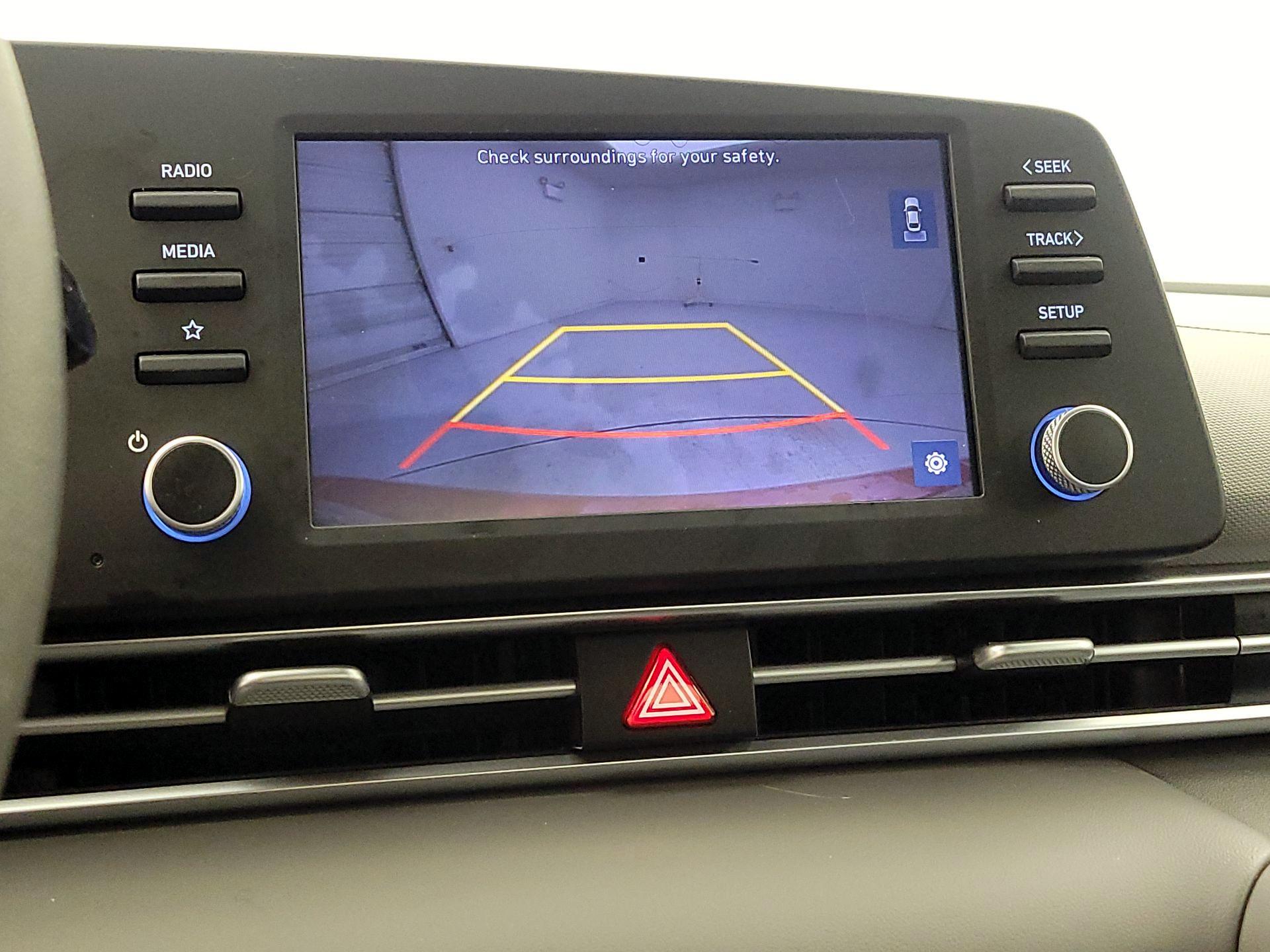 Thumbnail: 2022 Hyundai Elantra - 14