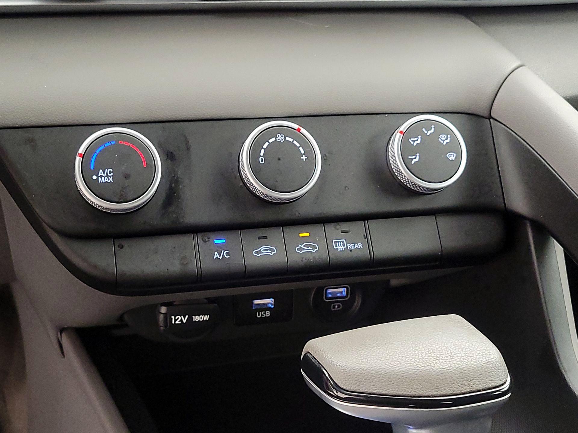 Thumbnail: 2022 Hyundai Elantra - 16