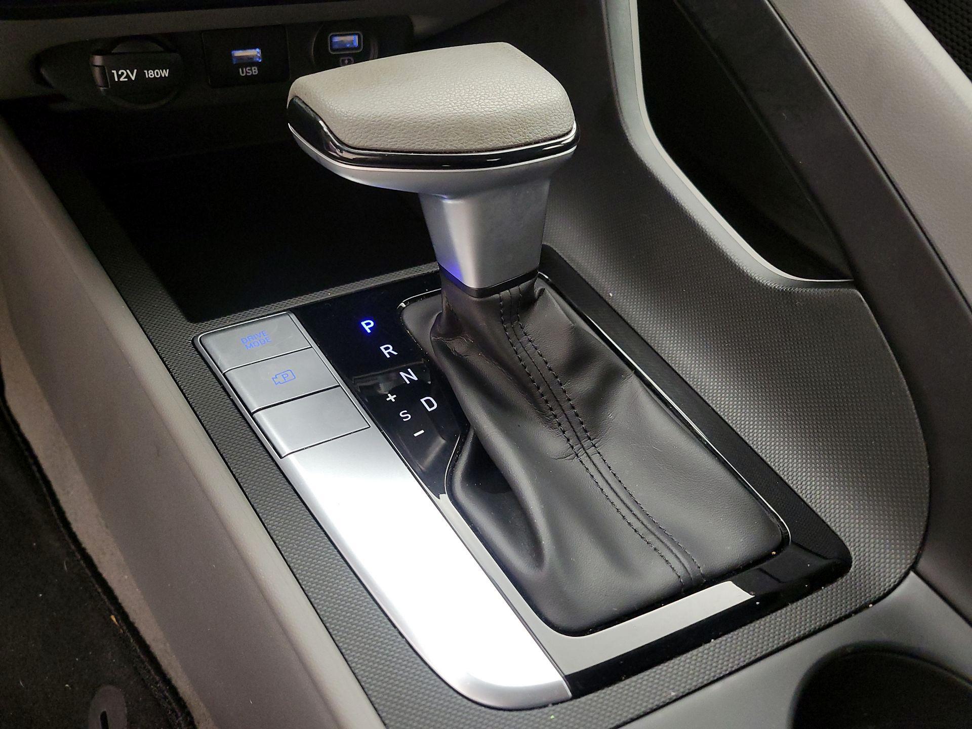 Thumbnail: 2022 Hyundai Elantra - 17