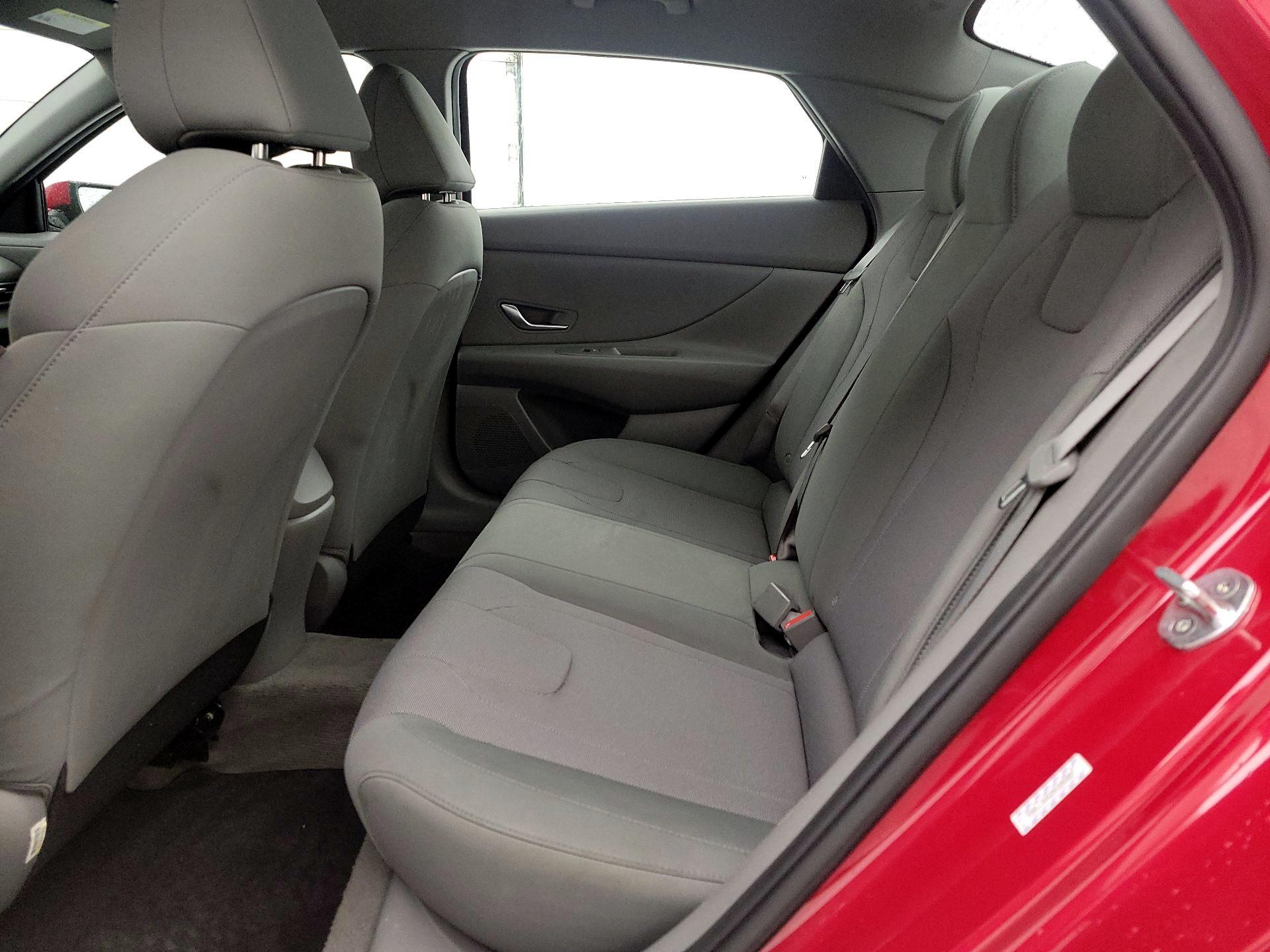 Thumbnail: 2022 Hyundai Elantra - 19