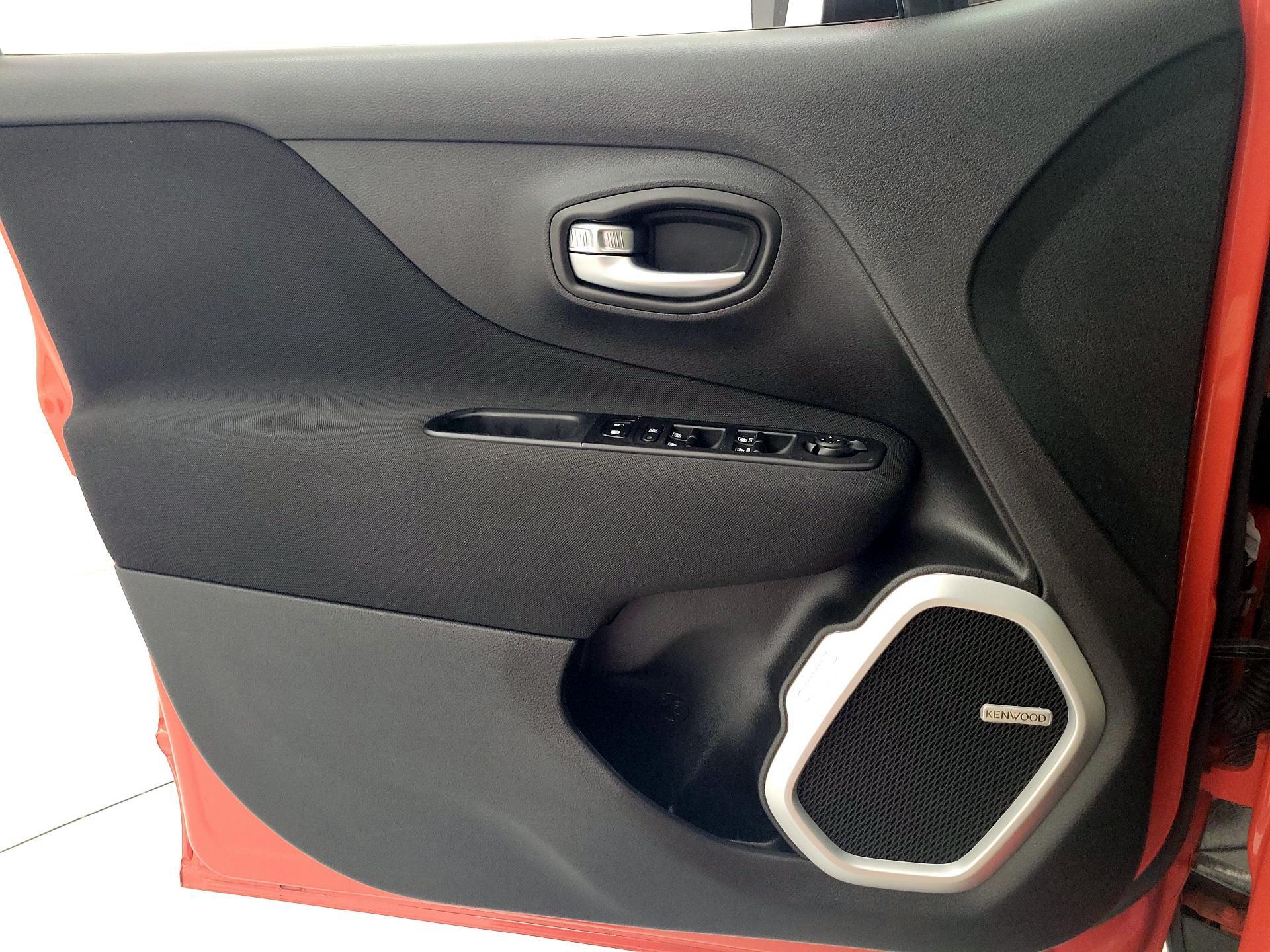 Thumbnail: 2021 Jeep Renegade - 12