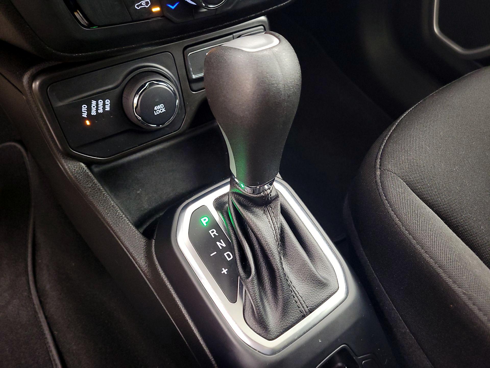 Thumbnail: 2021 Jeep Renegade - 17