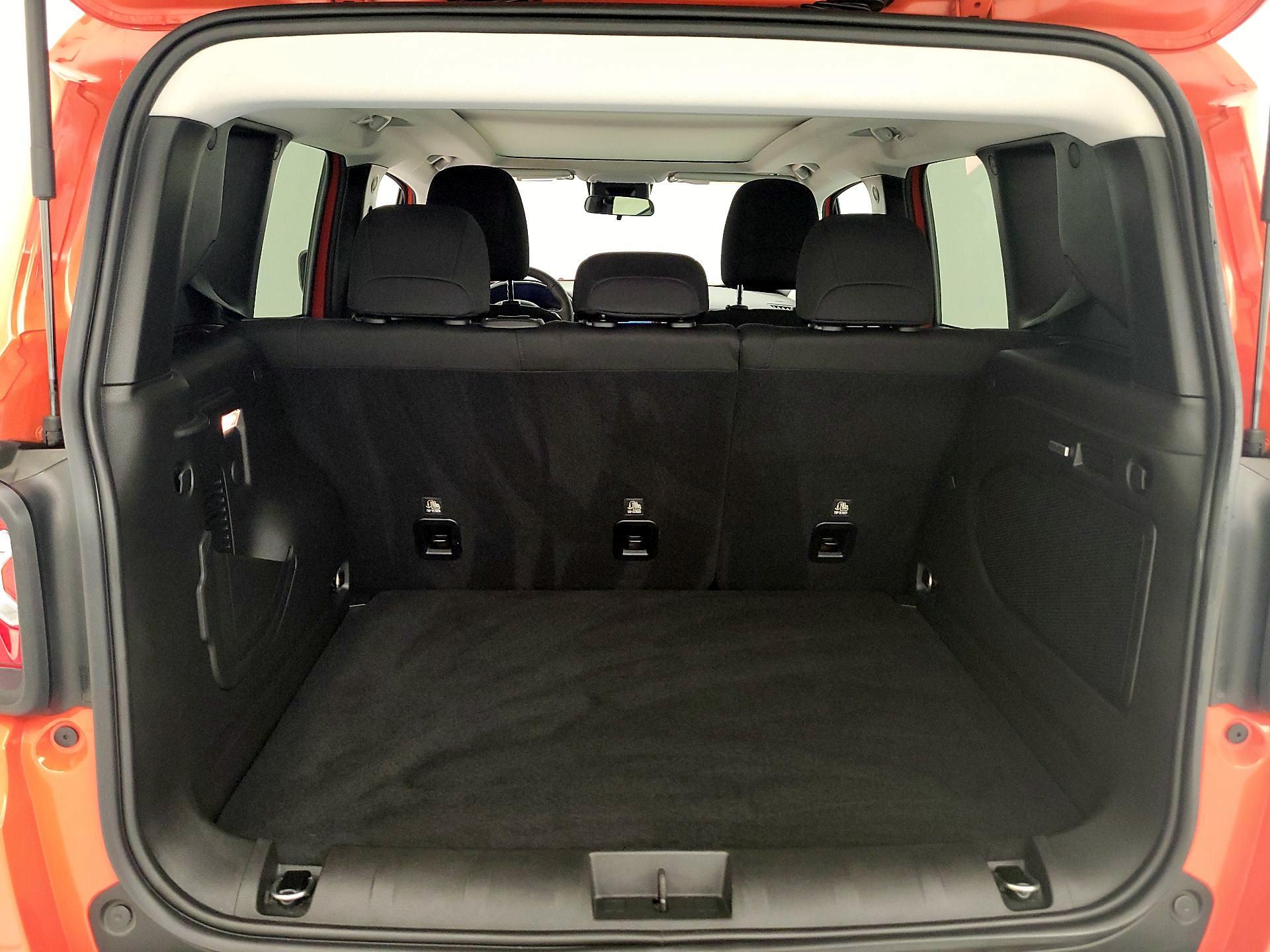 Thumbnail: 2021 Jeep Renegade - 20