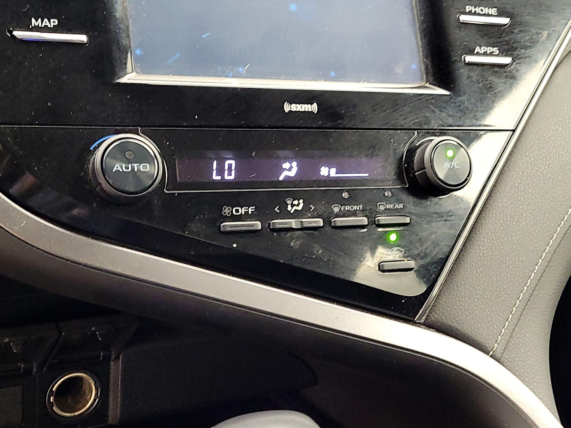 Thumbnail: 2020 Toyota Camry - 16