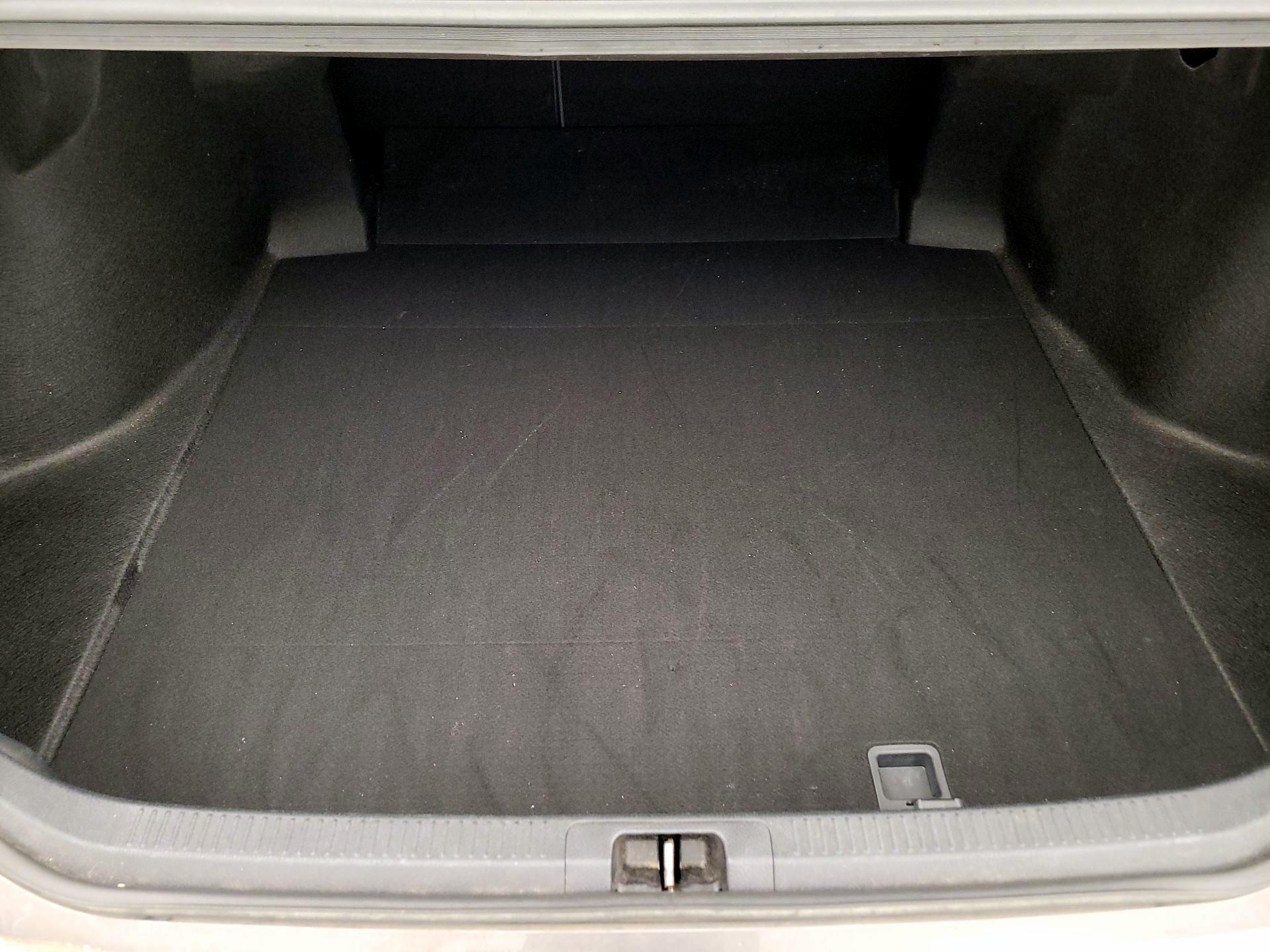 Thumbnail: 2020 Toyota Camry - 20