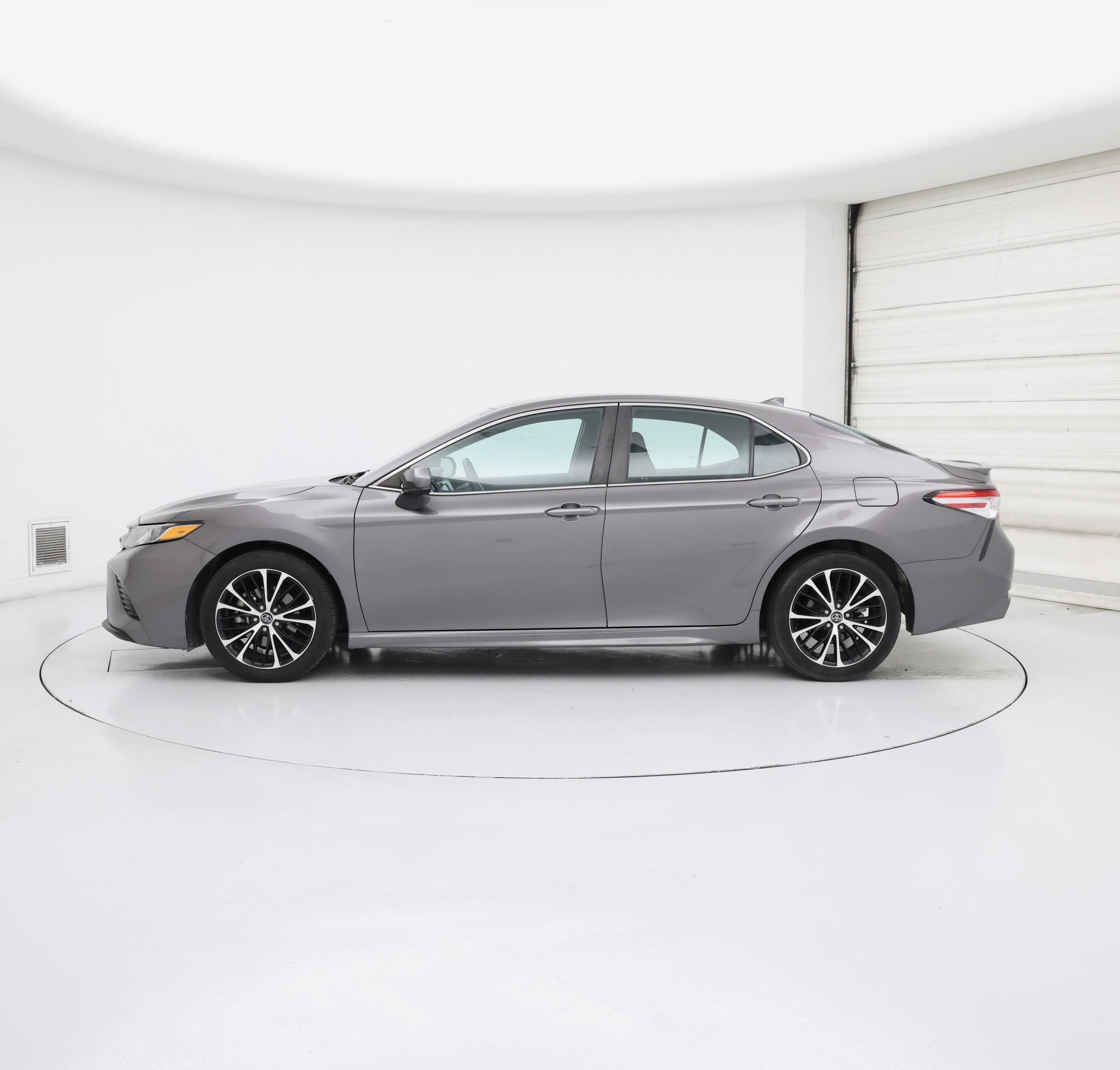 Thumbnail: 2020 Toyota Camry - 3