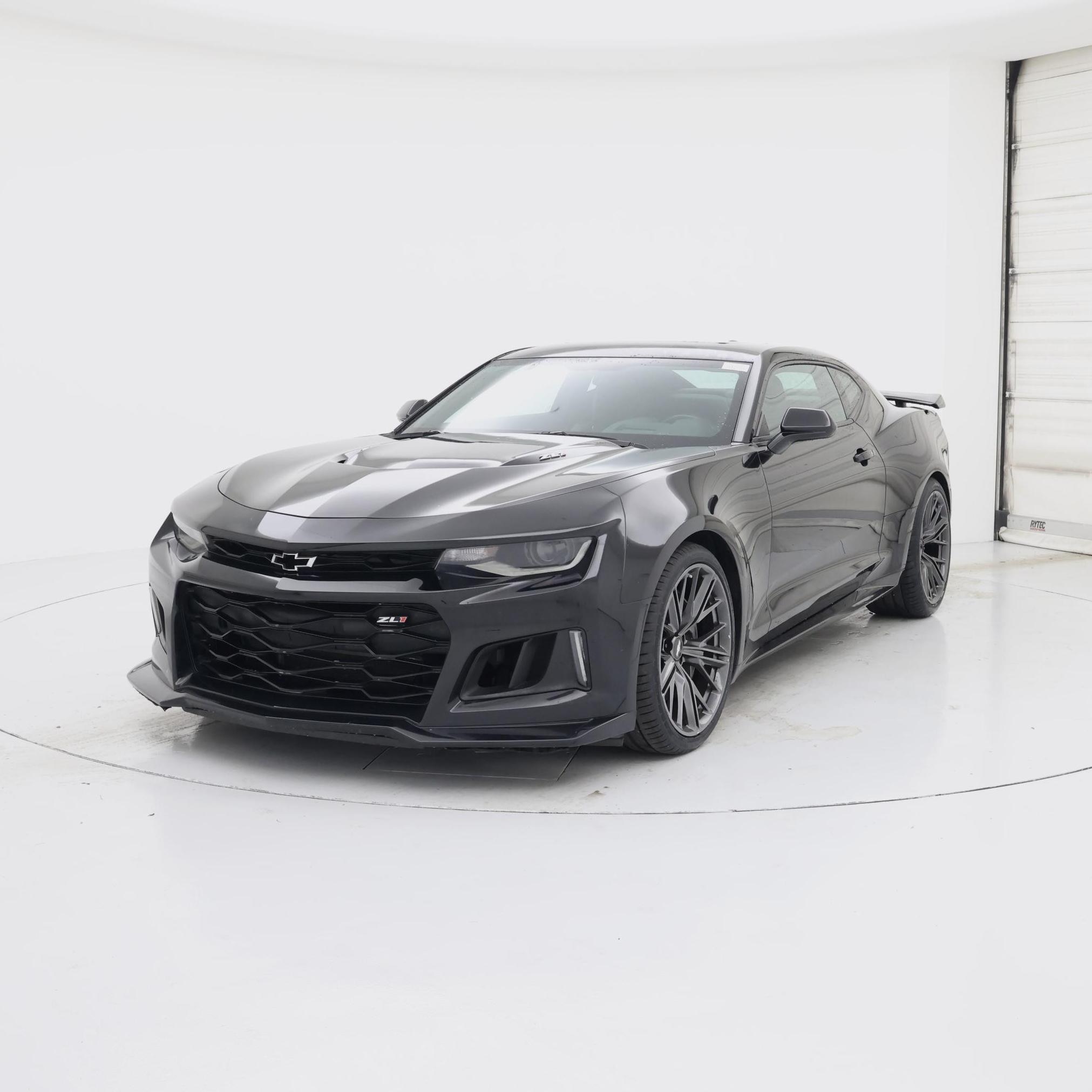 Thumbnail: 2017 Chevrolet Camaro - 4