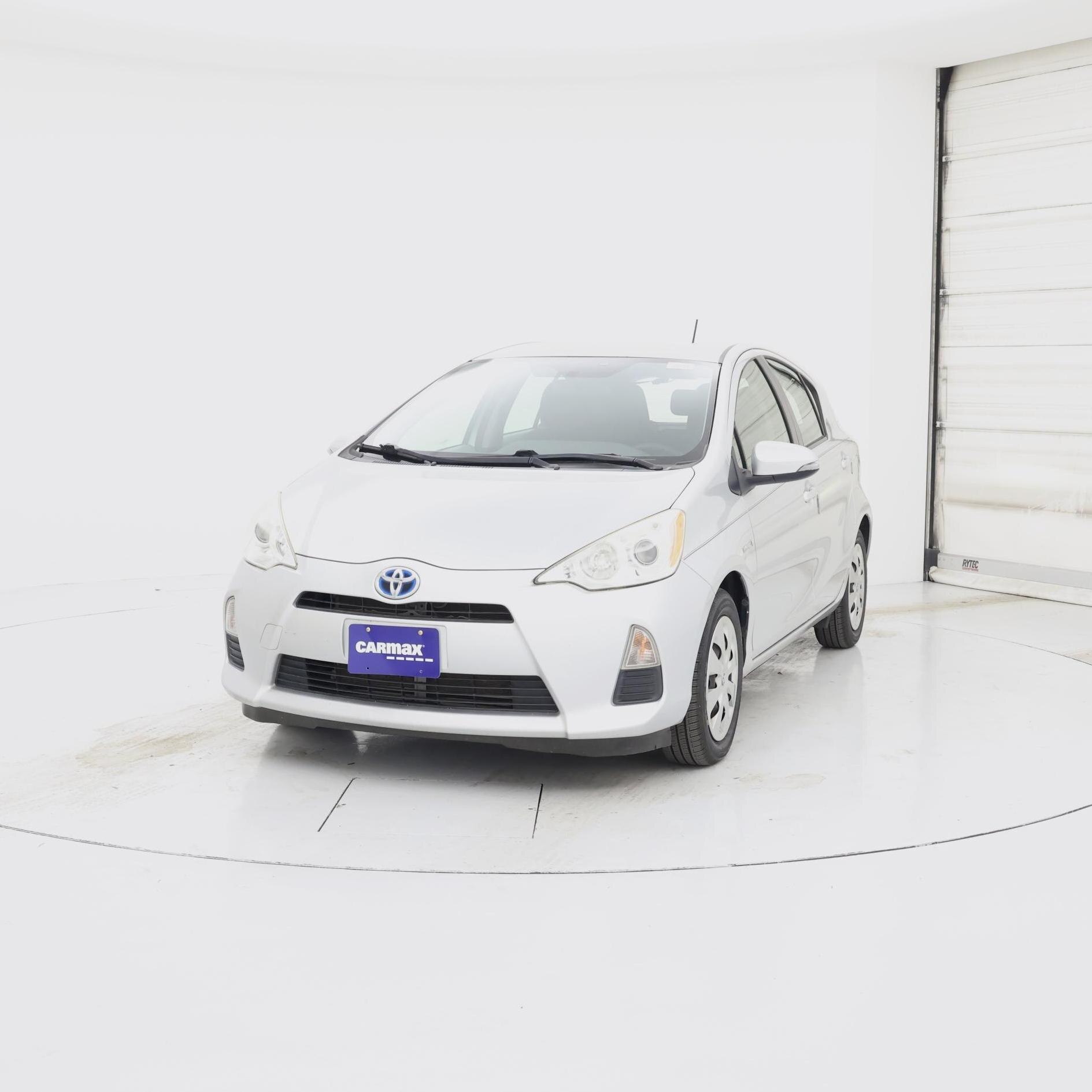 Thumbnail: 2014 Toyota Prius c - 4