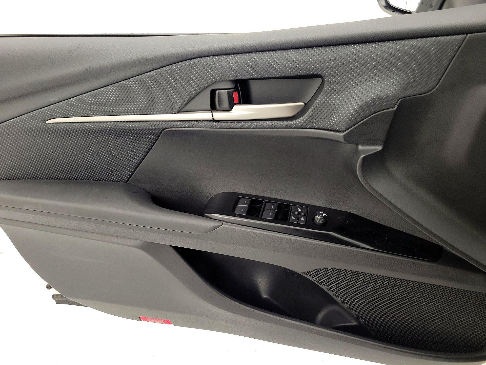 Thumbnail: 2025 Toyota Camry - 12