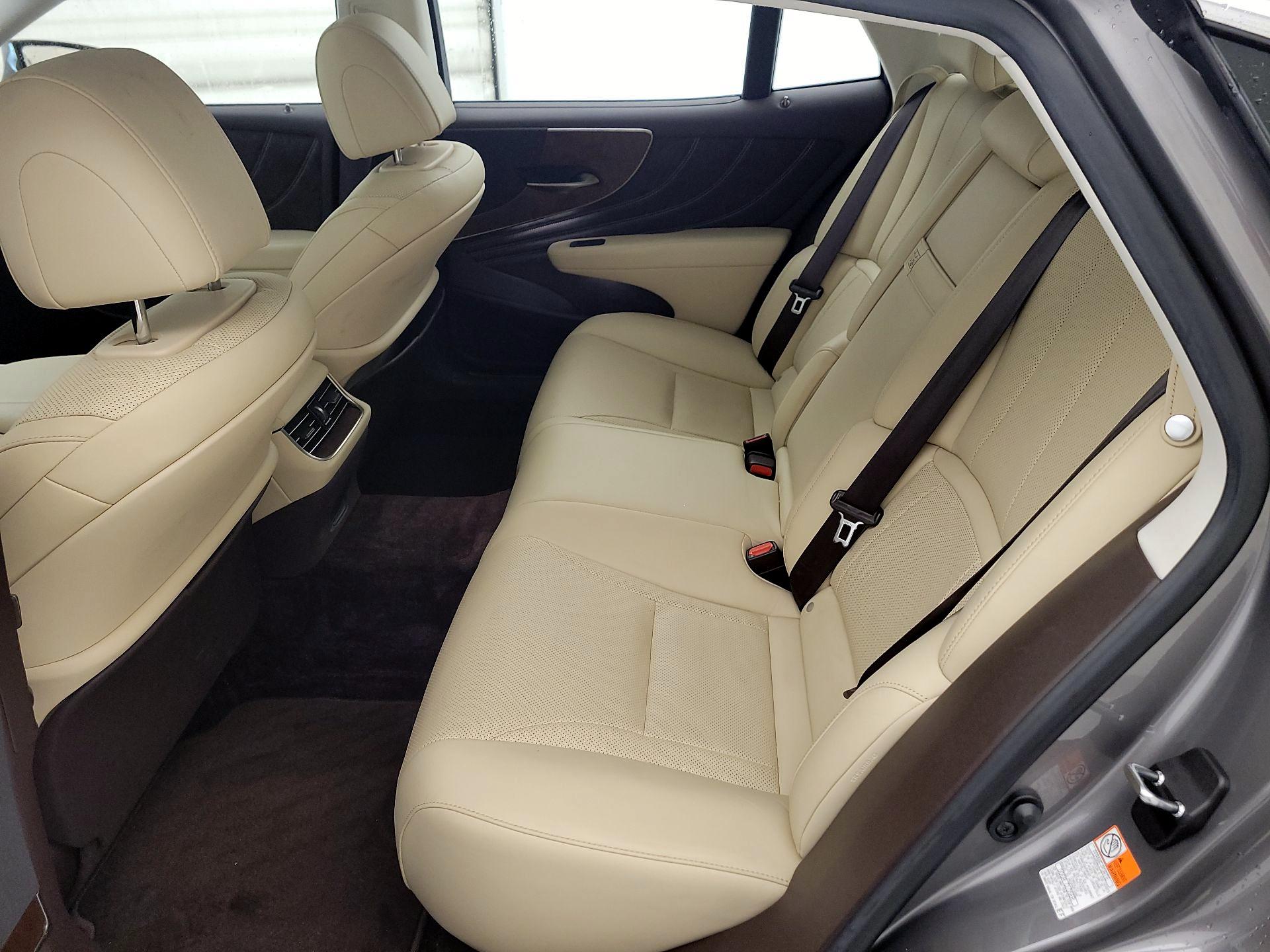 Thumbnail: 2020 Lexus LS - 20