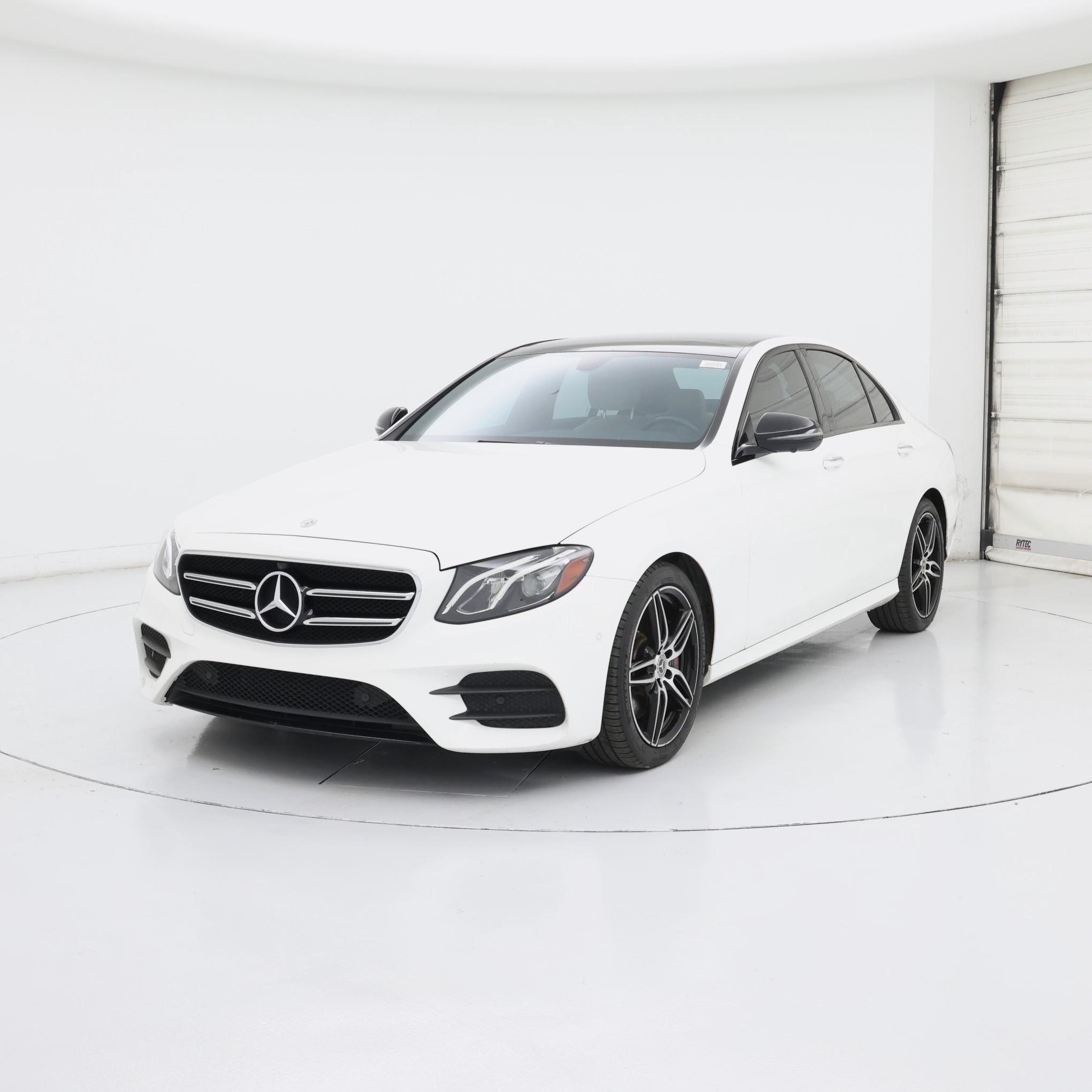 Thumbnail: 2020 Mercedes-Benz E-Class - 4