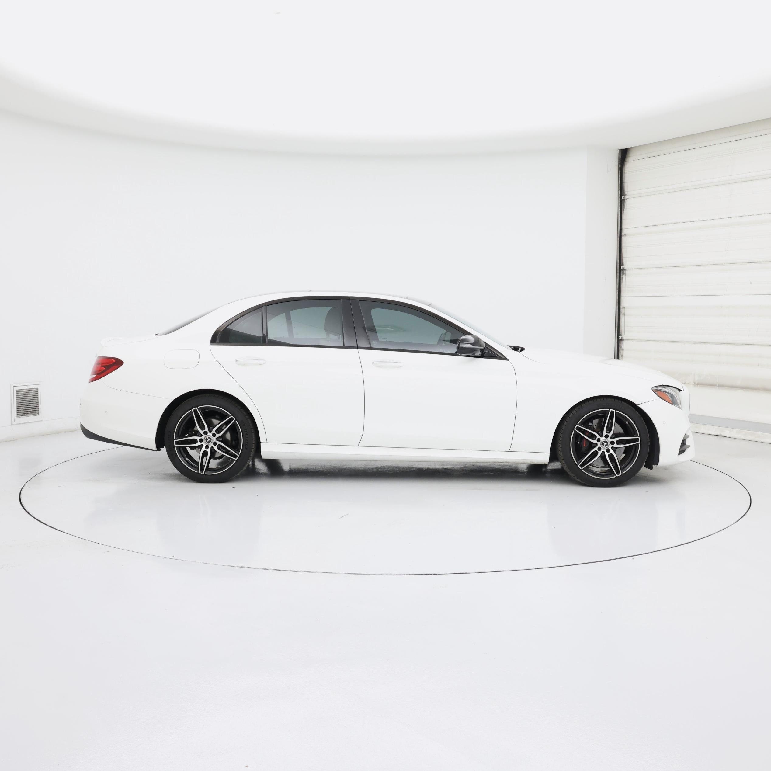 Thumbnail: 2020 Mercedes-Benz E-Class - 7