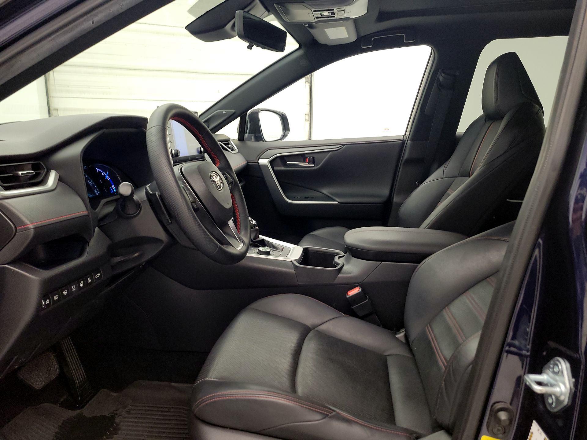 Thumbnail: 2022 Toyota RAV4 - 11