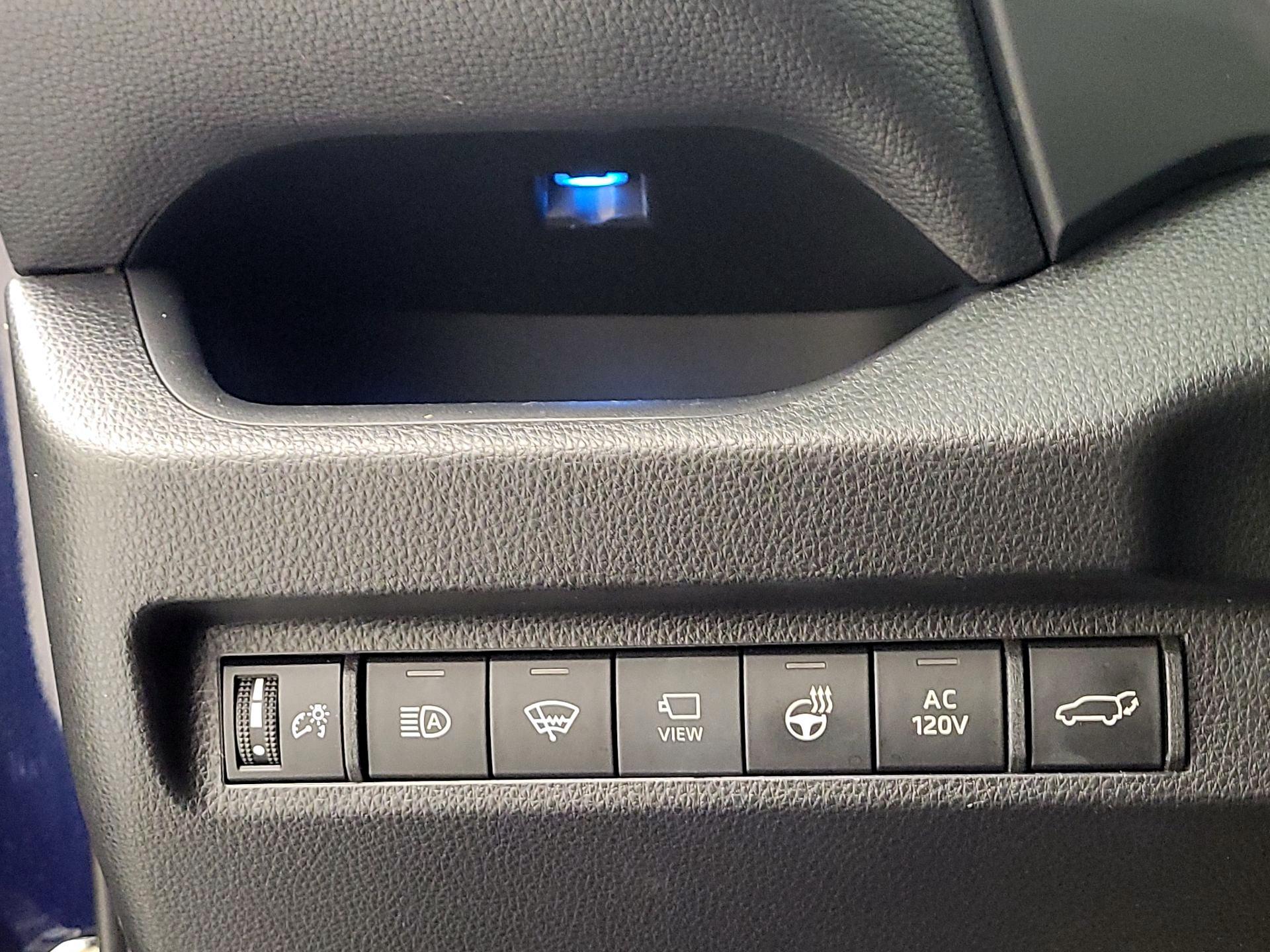 Thumbnail: 2022 Toyota RAV4 - 13