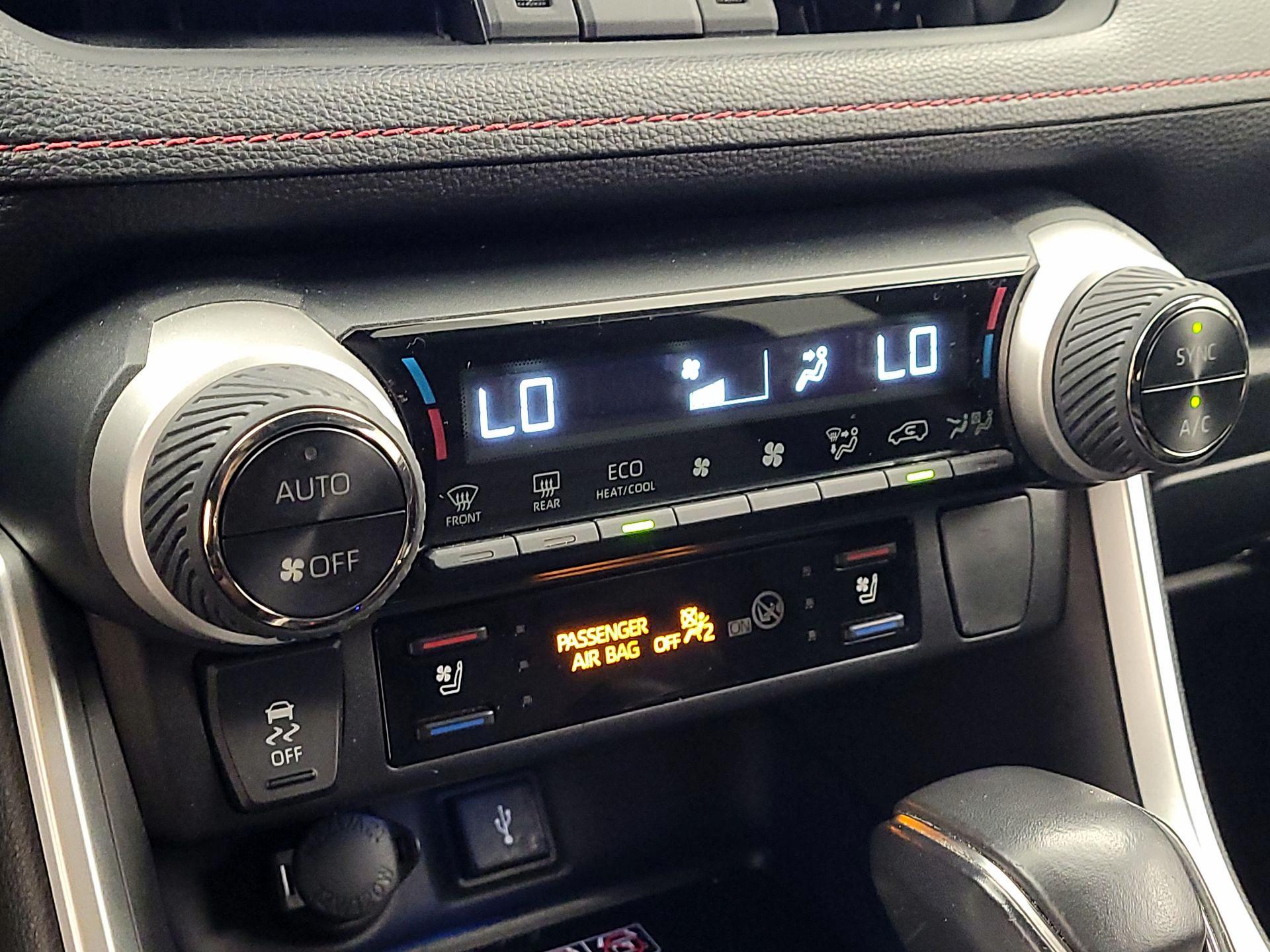 Thumbnail: 2022 Toyota RAV4 - 16