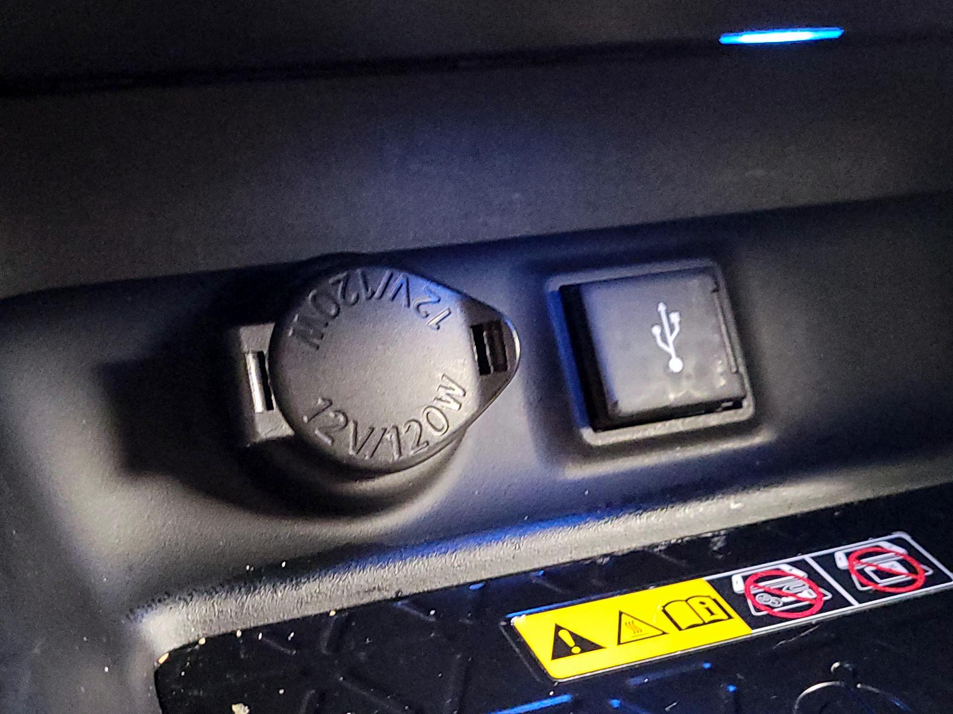 Thumbnail: 2022 Toyota RAV4 - 18