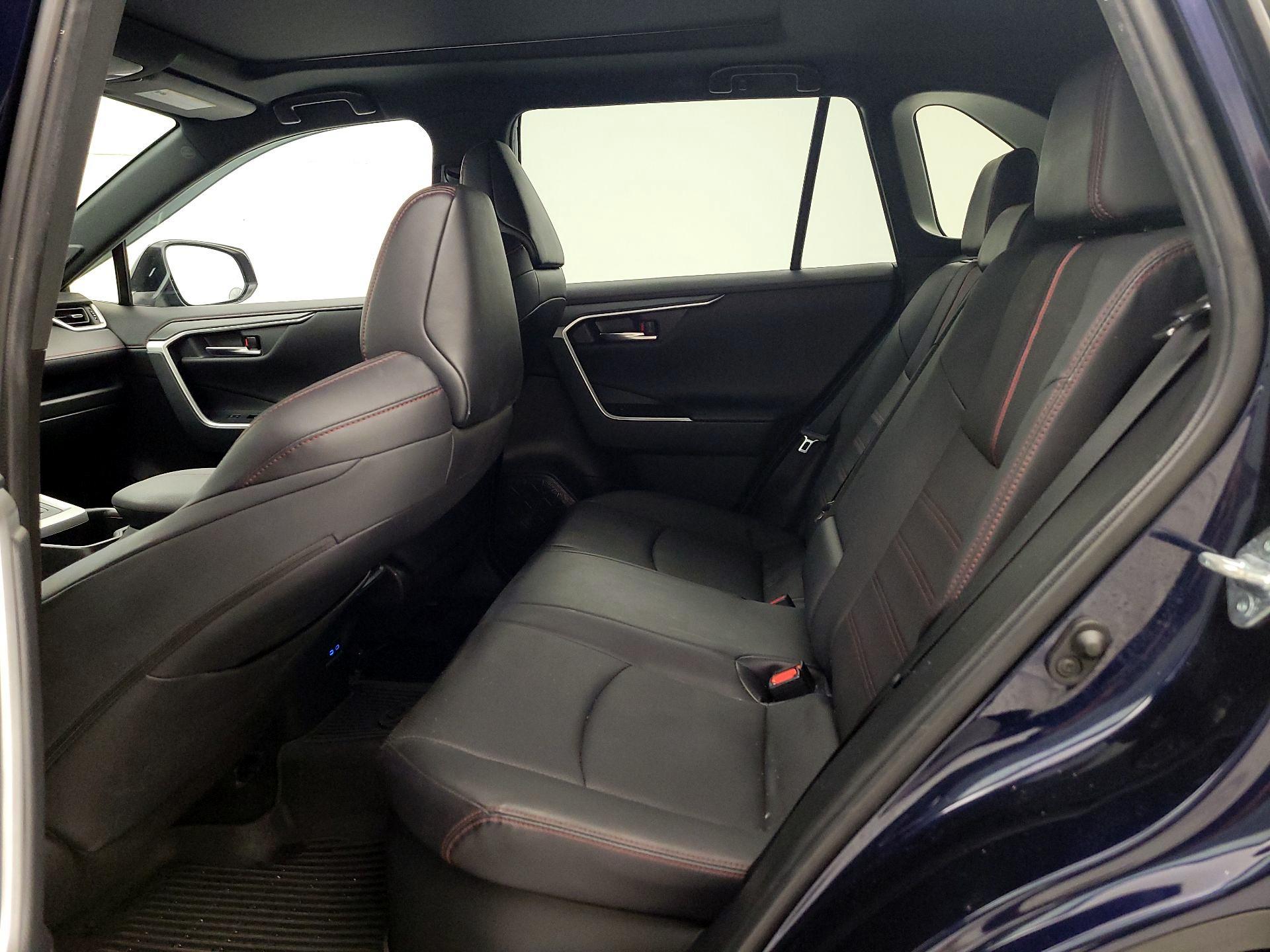 Thumbnail: 2022 Toyota RAV4 - 19