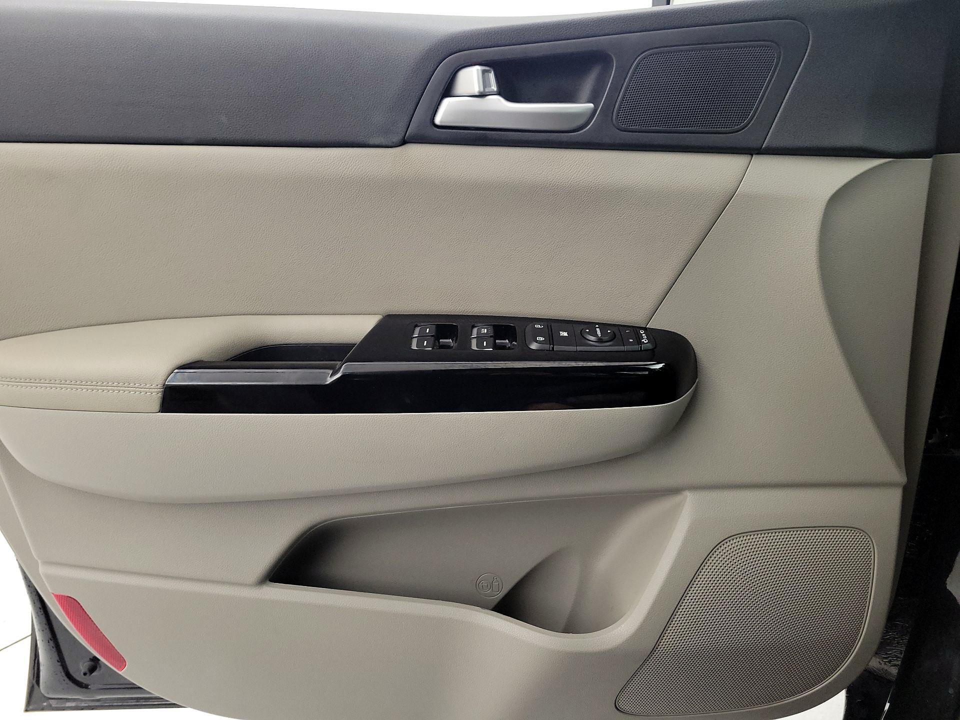 Thumbnail: 2020 Kia Sportage - 12