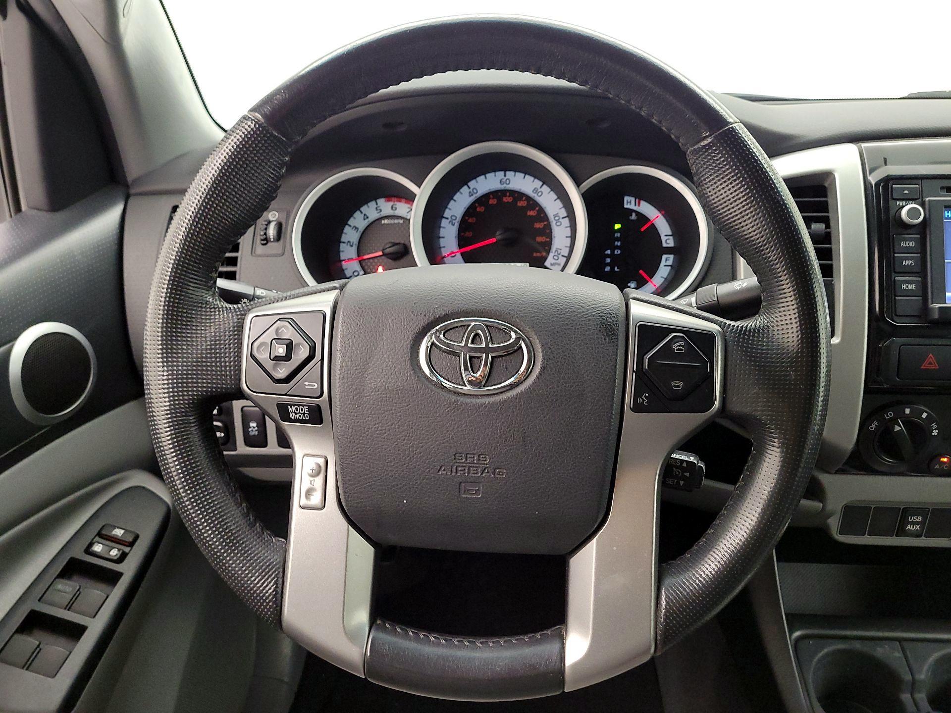 Thumbnail: 2015 Toyota Tacoma - 10