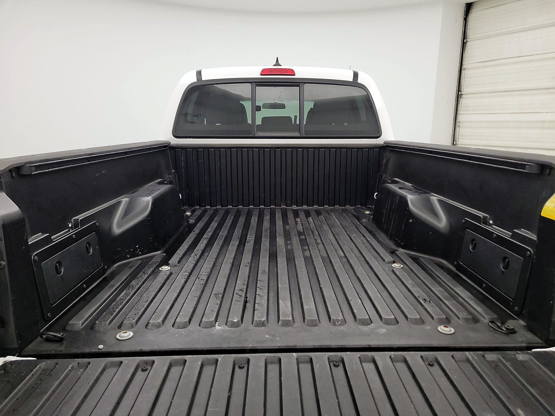 Thumbnail: 2015 Toyota Tacoma - 20