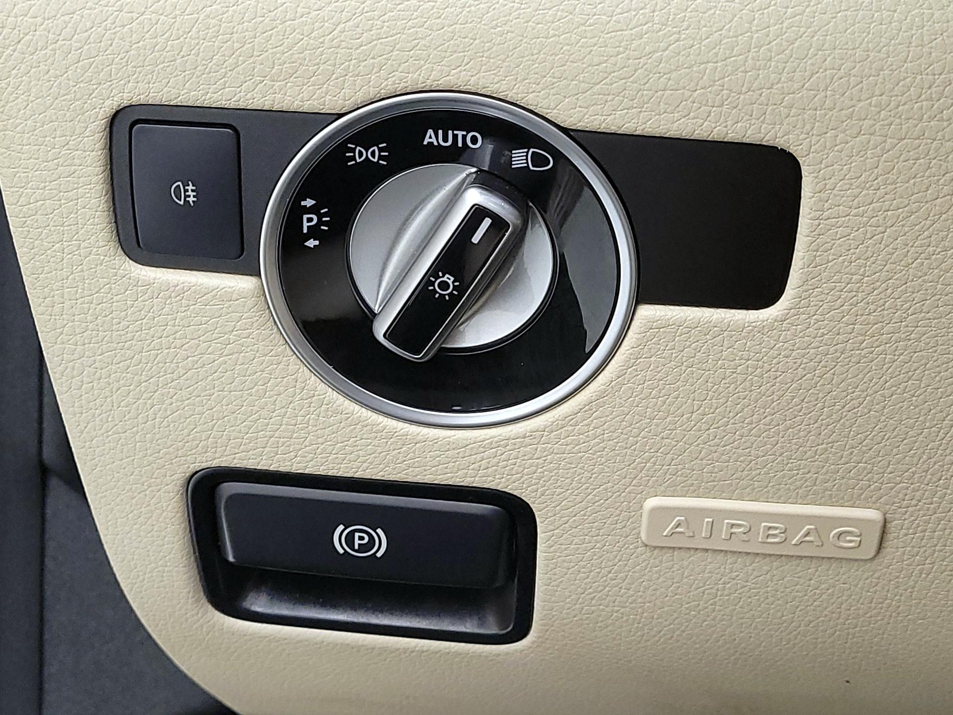 Thumbnail: 2020 Mercedes-Benz SLC - 13