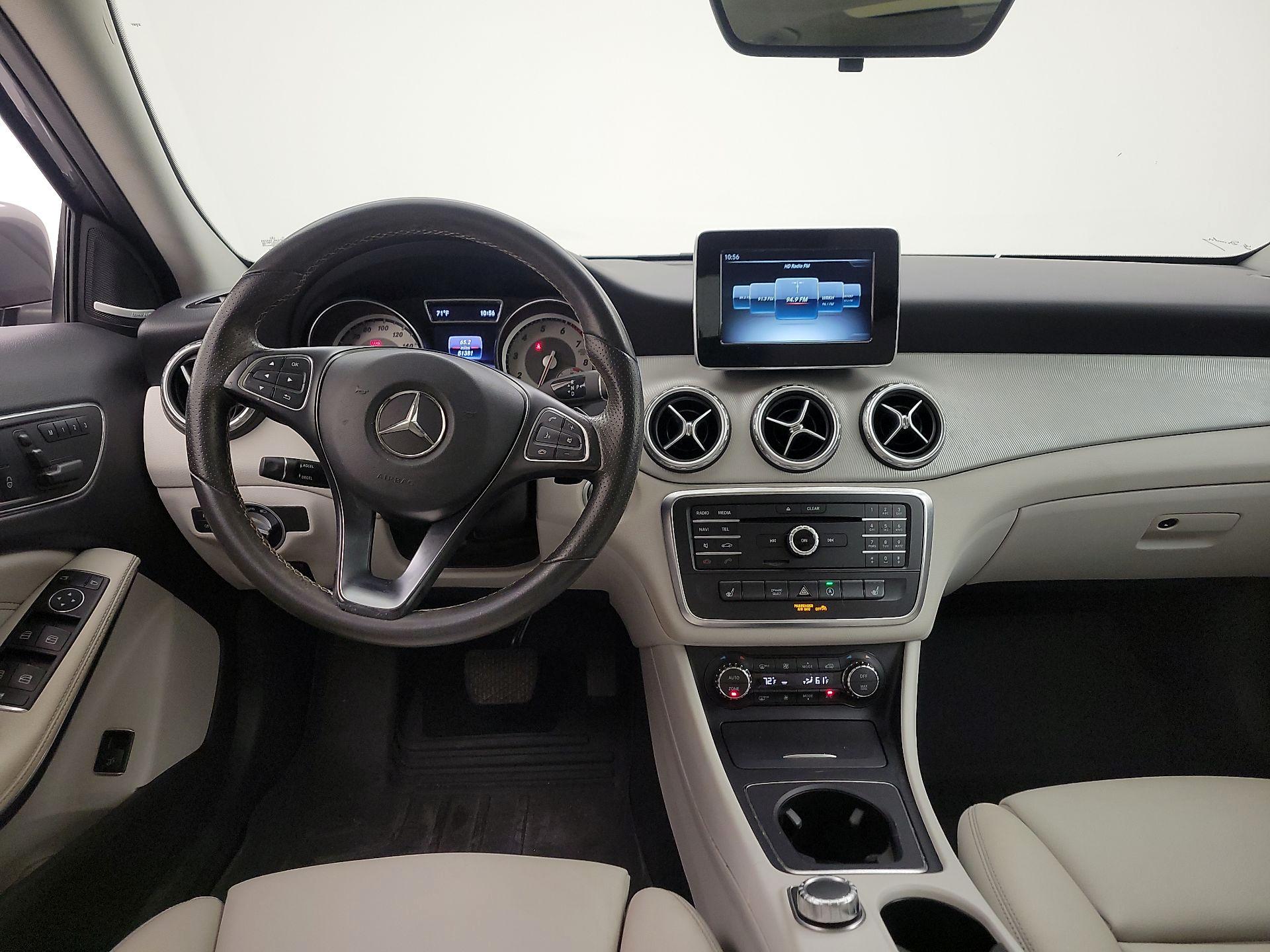Thumbnail: 2017 Mercedes-Benz GLA - 9