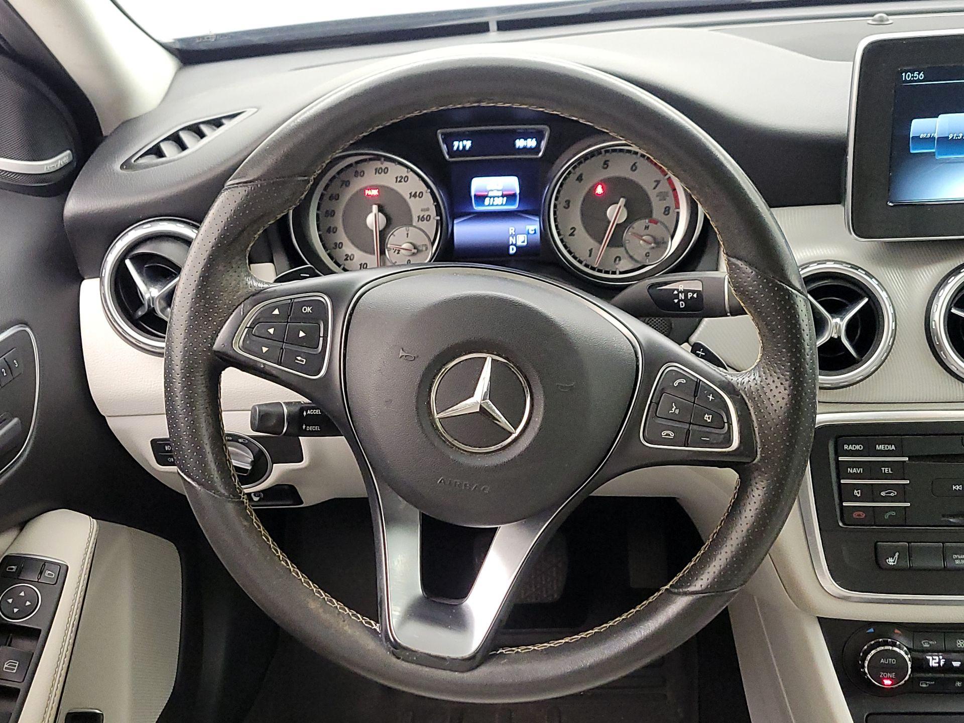 Thumbnail: 2017 Mercedes-Benz GLA - 10