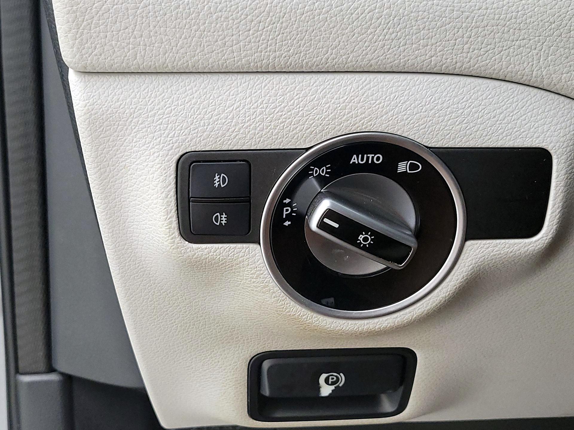 Thumbnail: 2017 Mercedes-Benz GLA - 13