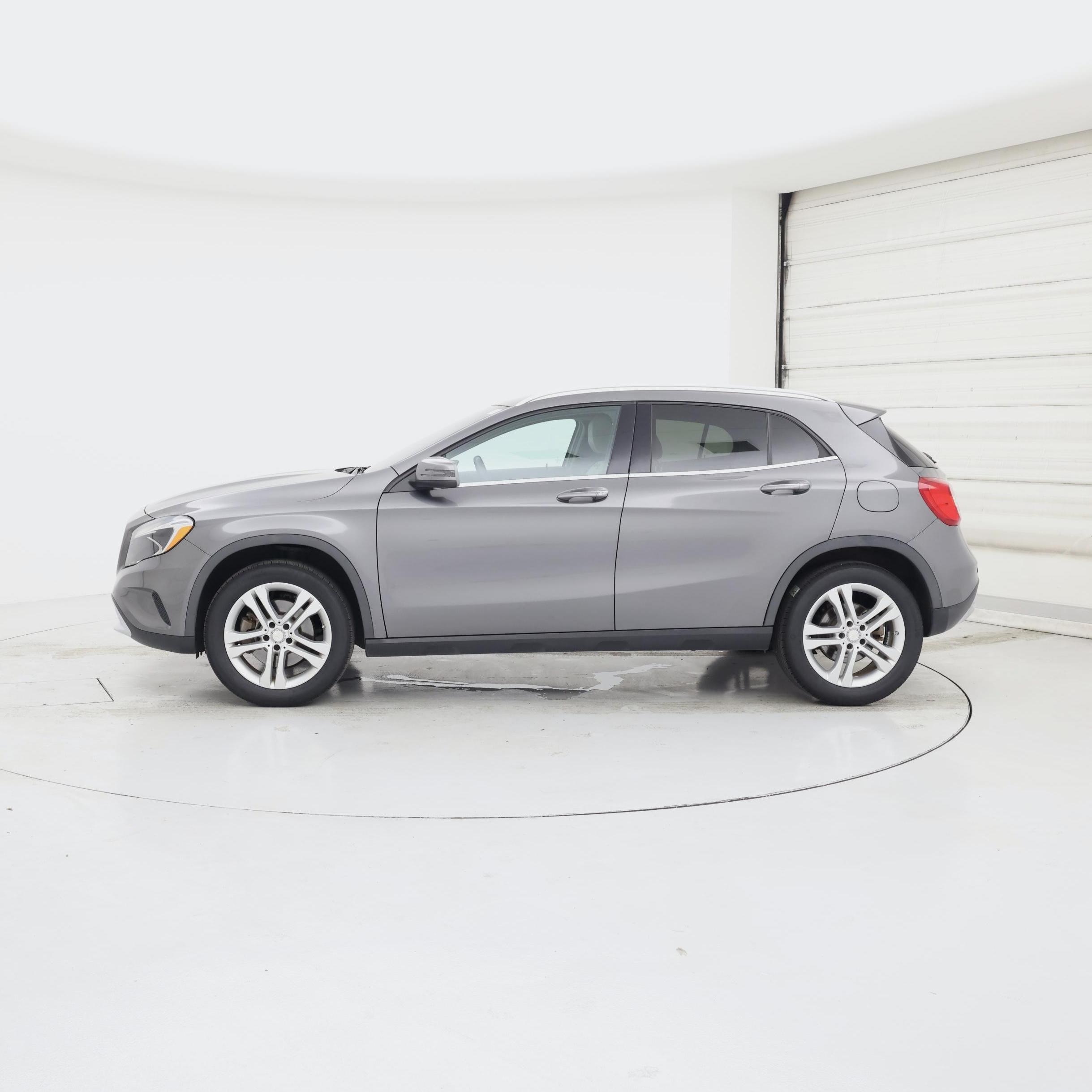 Thumbnail: 2017 Mercedes-Benz GLA - 3