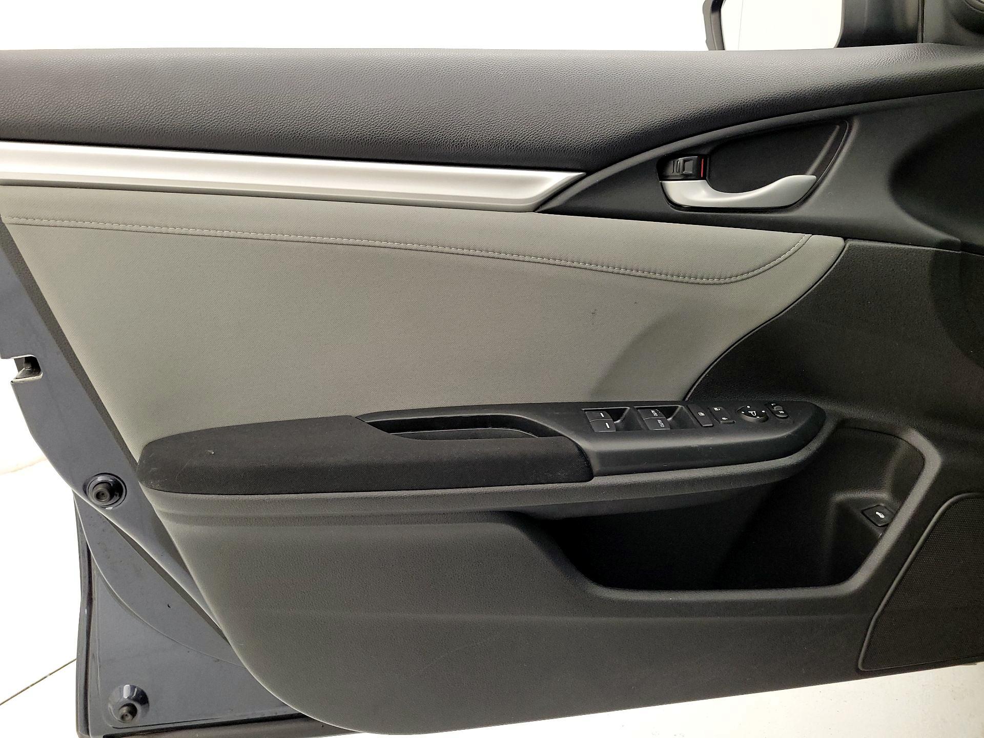 Thumbnail: 2016 Honda Civic - 12