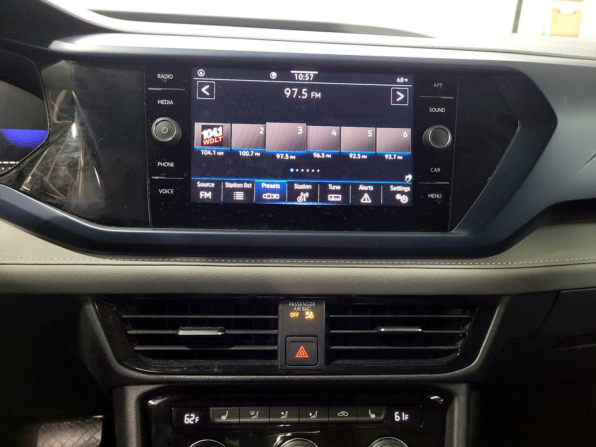 Thumbnail: 2024 Volkswagen Taos - 15