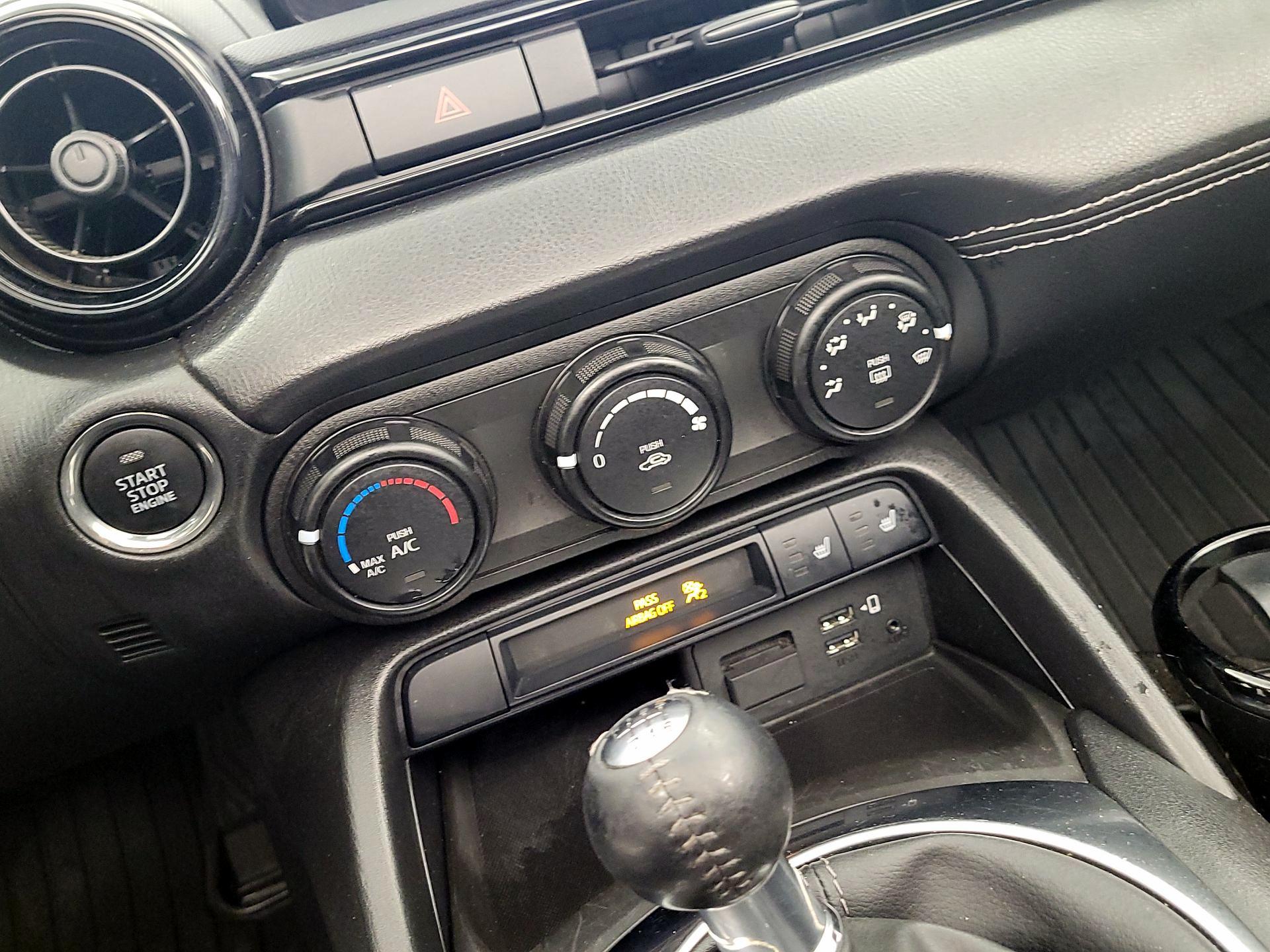 Thumbnail: 2020 Mazda MX-5 Miata - 16