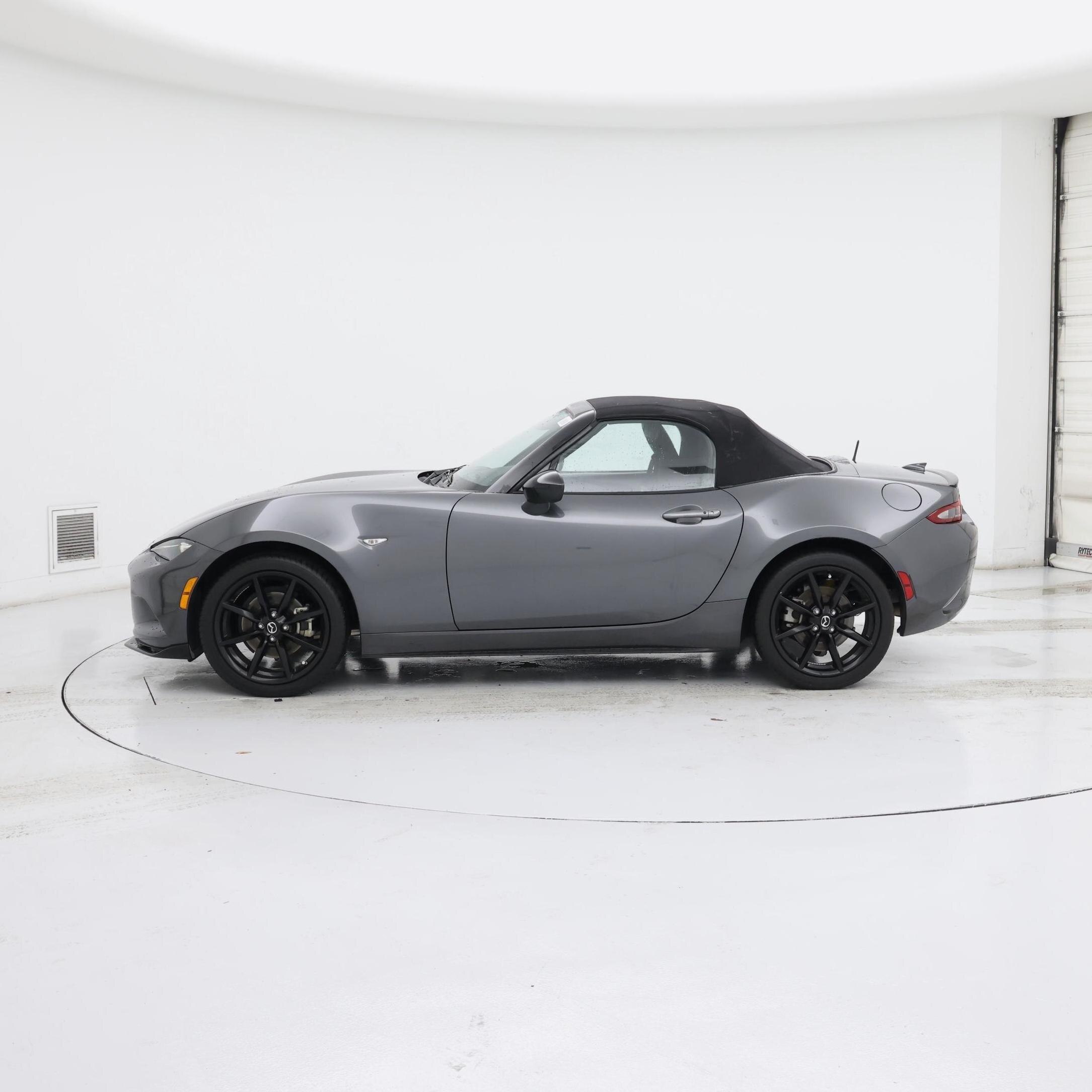 Thumbnail: 2020 Mazda MX-5 Miata - 3