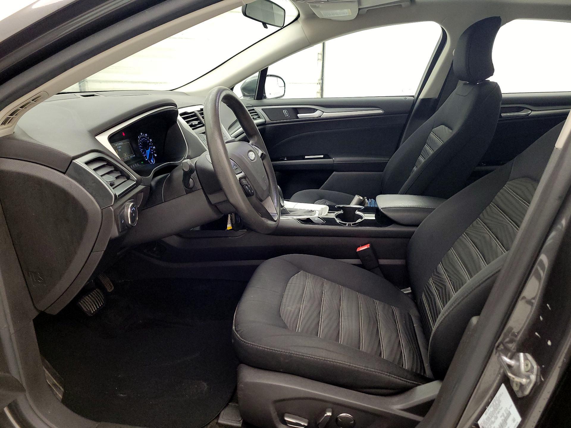 Thumbnail: 2016 Ford Fusion - 11