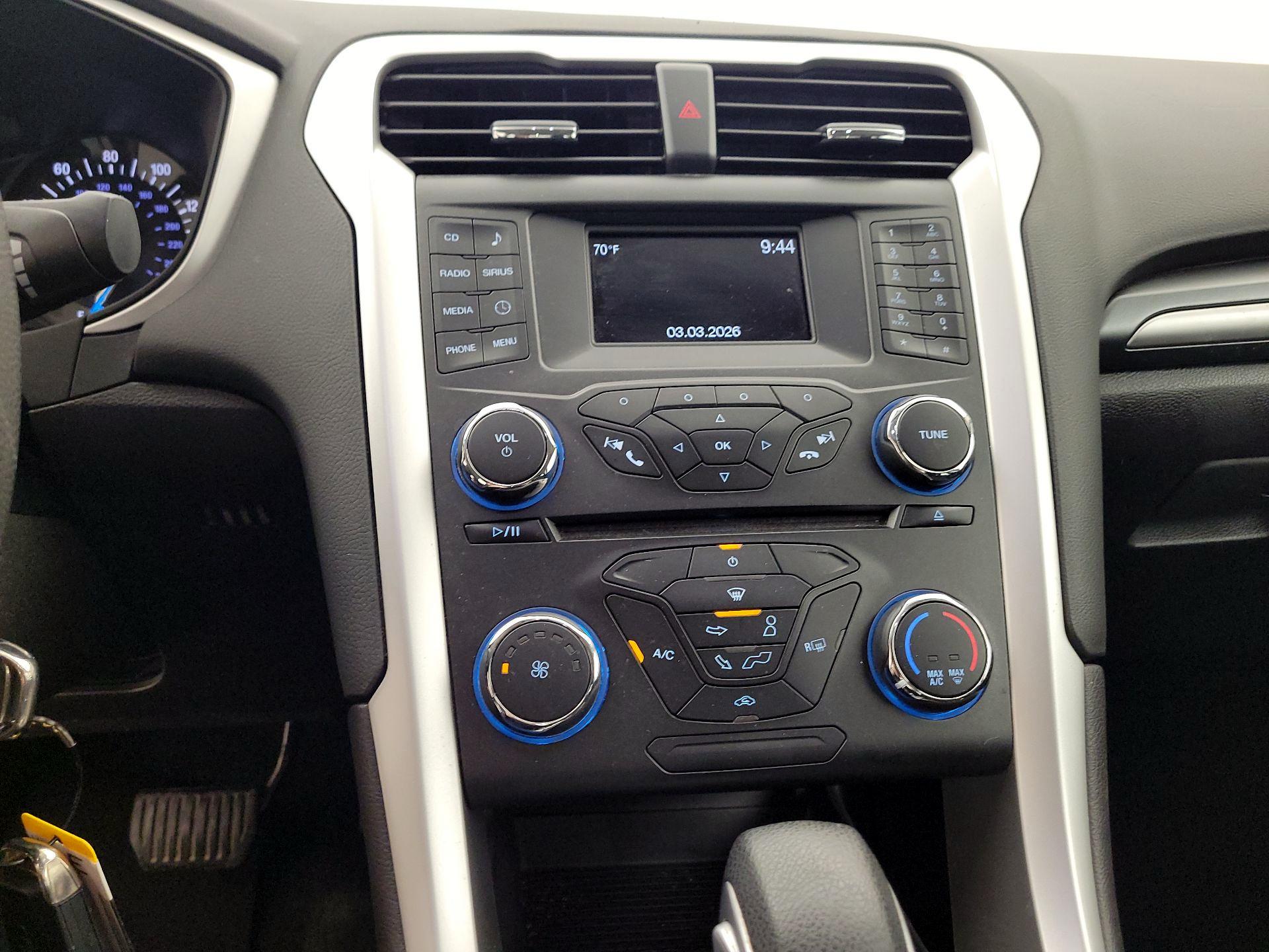 Thumbnail: 2016 Ford Fusion - 16