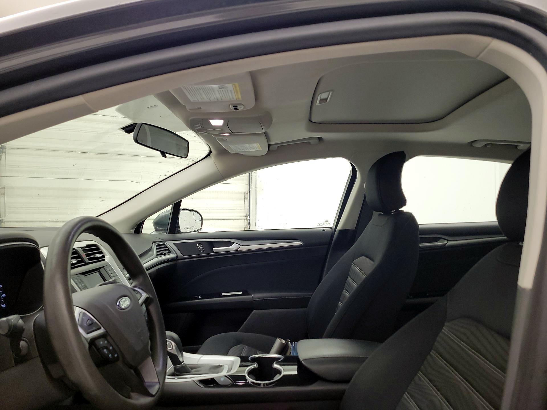 Thumbnail: 2016 Ford Fusion - 19