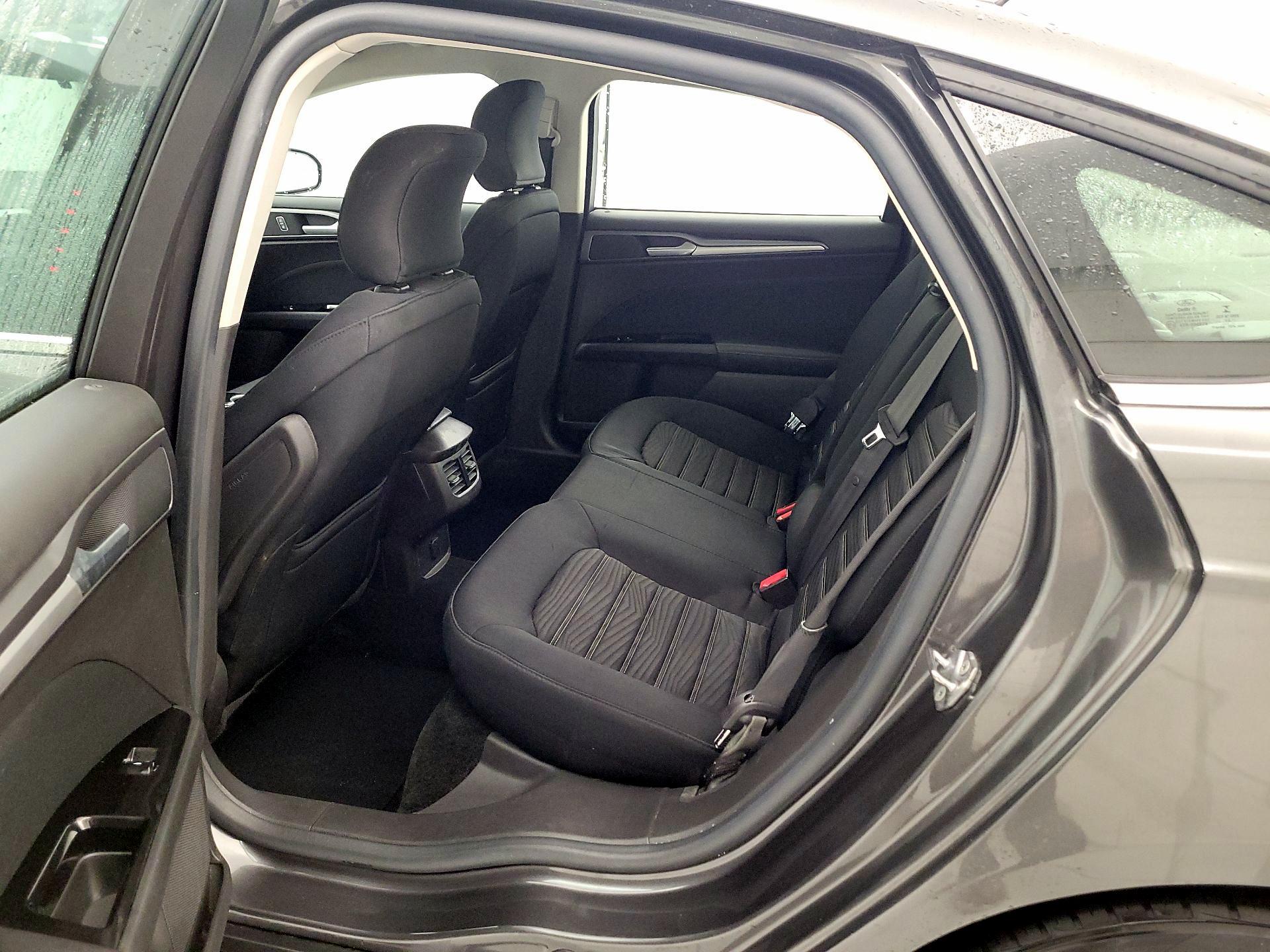 Thumbnail: 2016 Ford Fusion - 20