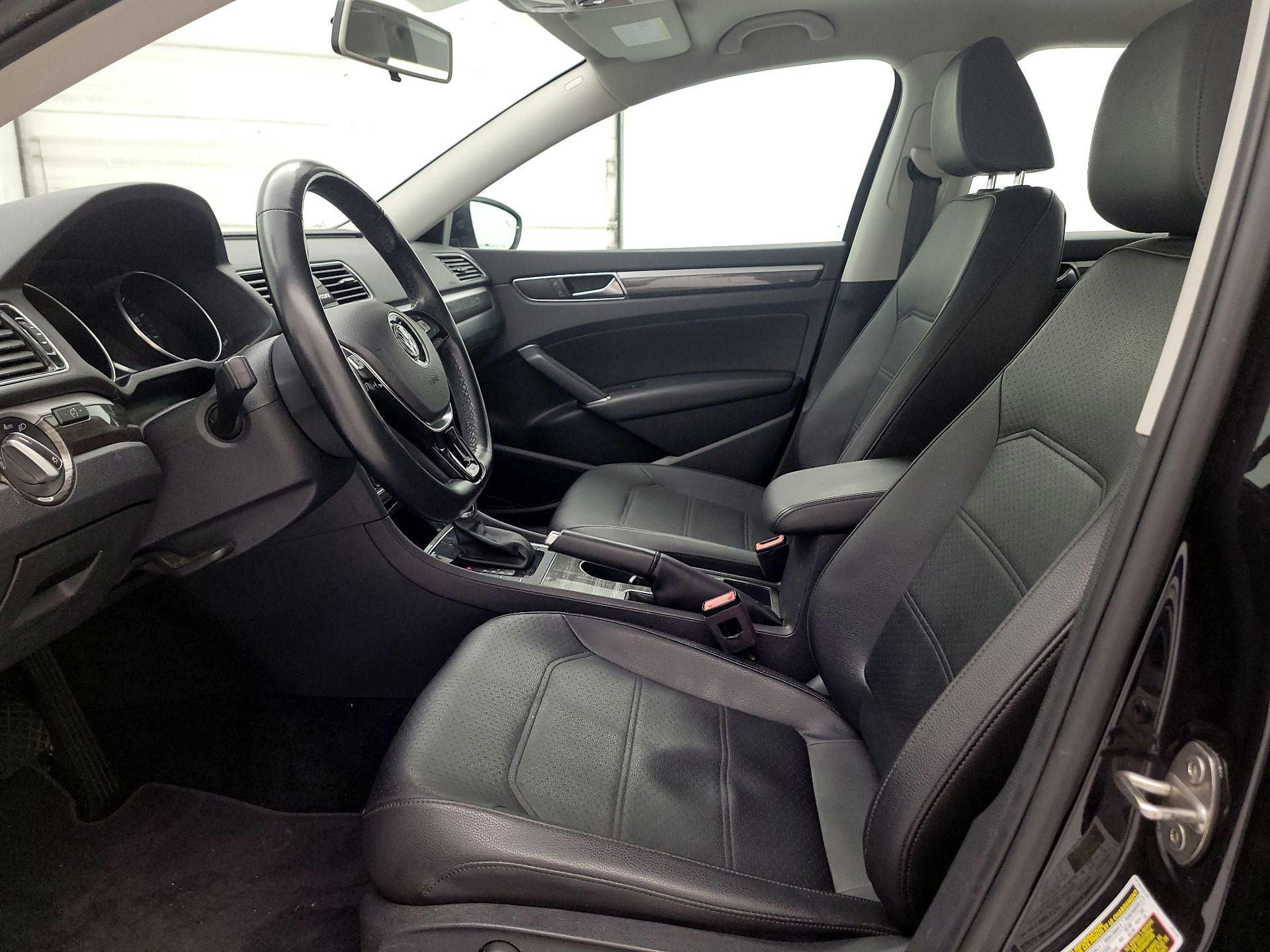 Thumbnail: 2018 Volkswagen Passat - 11