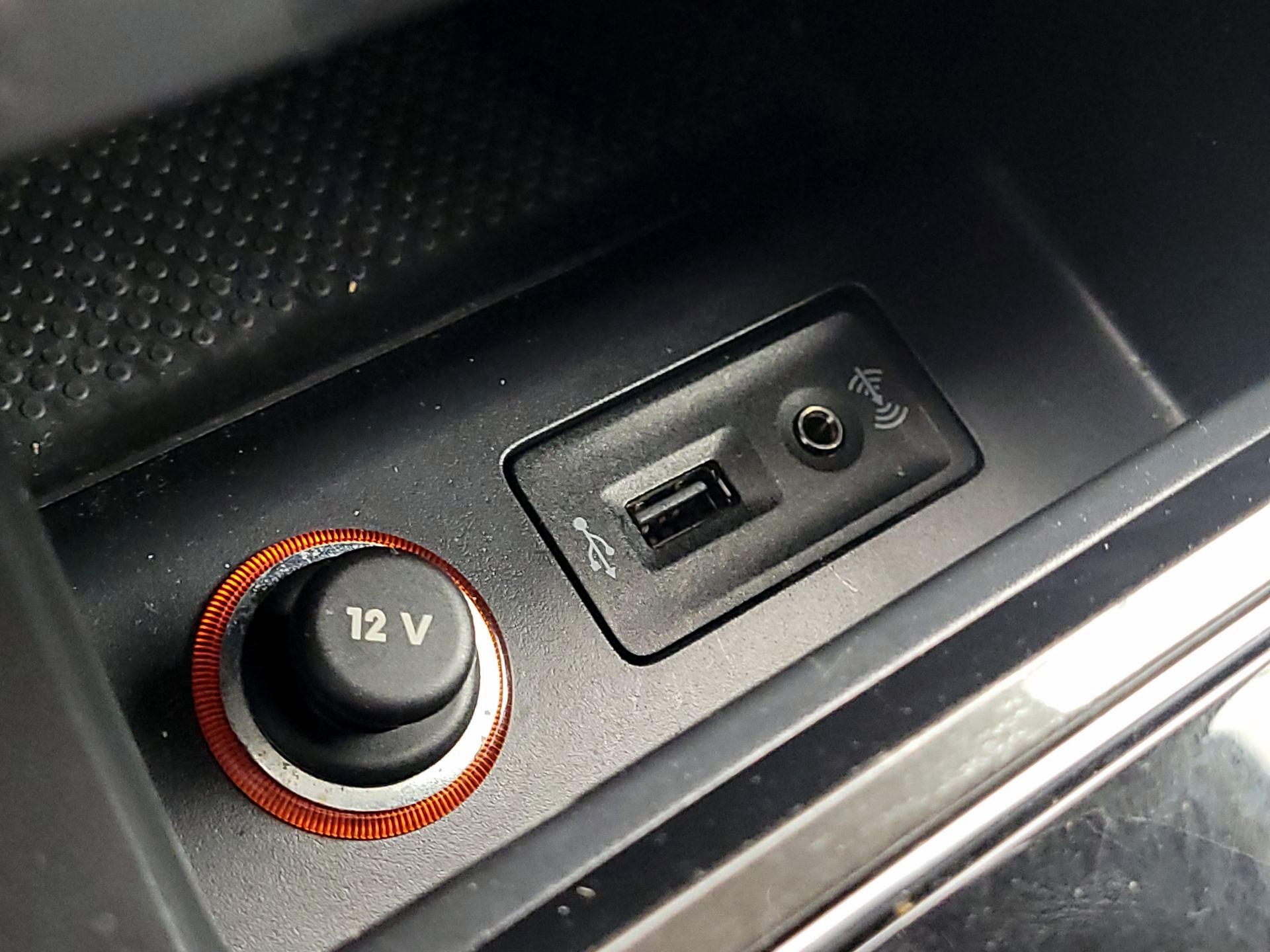 Thumbnail: 2018 Volkswagen Passat - 18