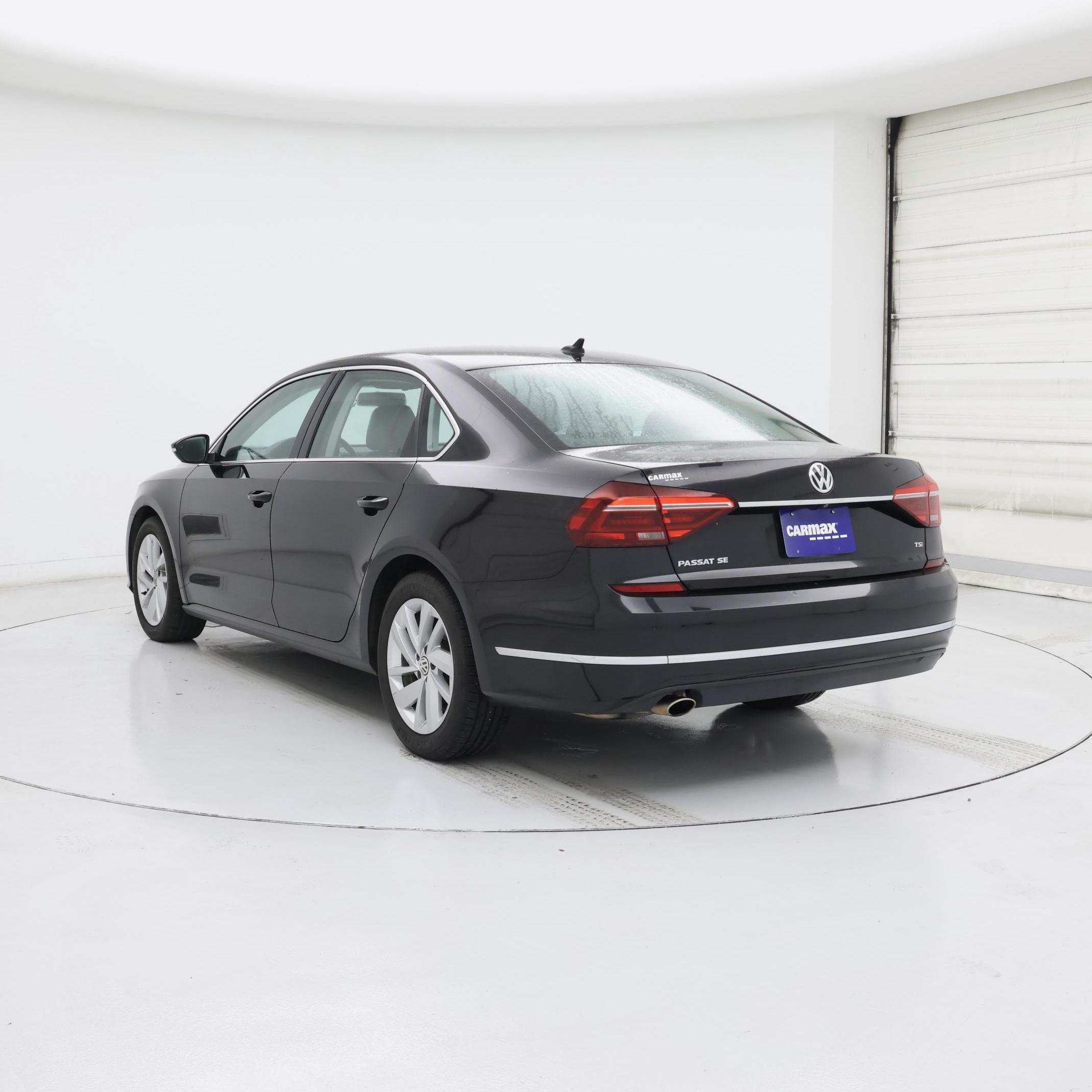 Thumbnail: 2018 Volkswagen Passat - 2