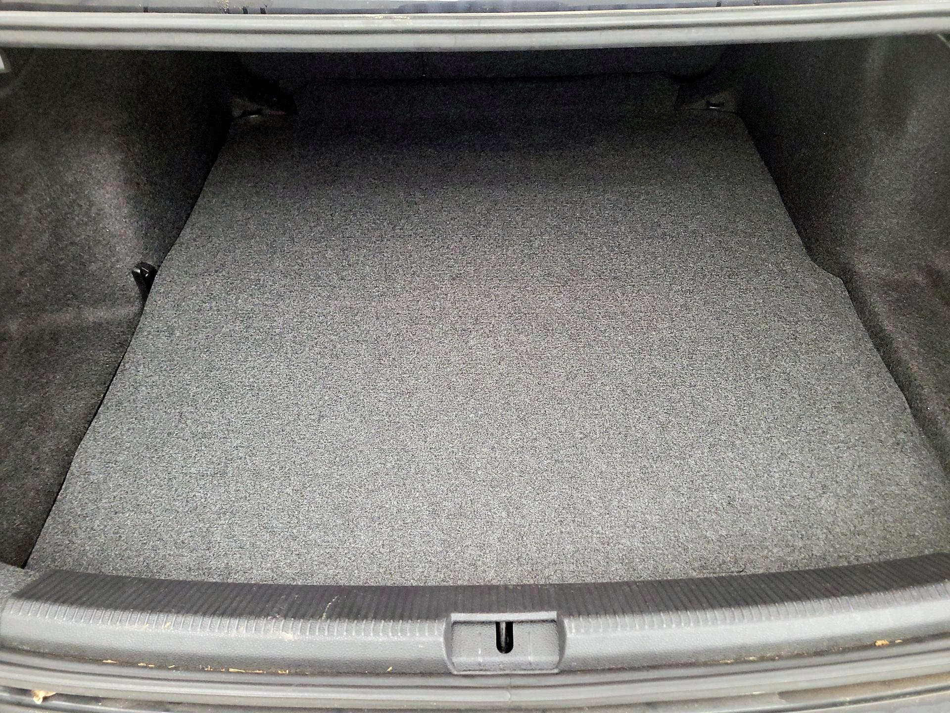 Thumbnail: 2018 Volkswagen Passat - 20