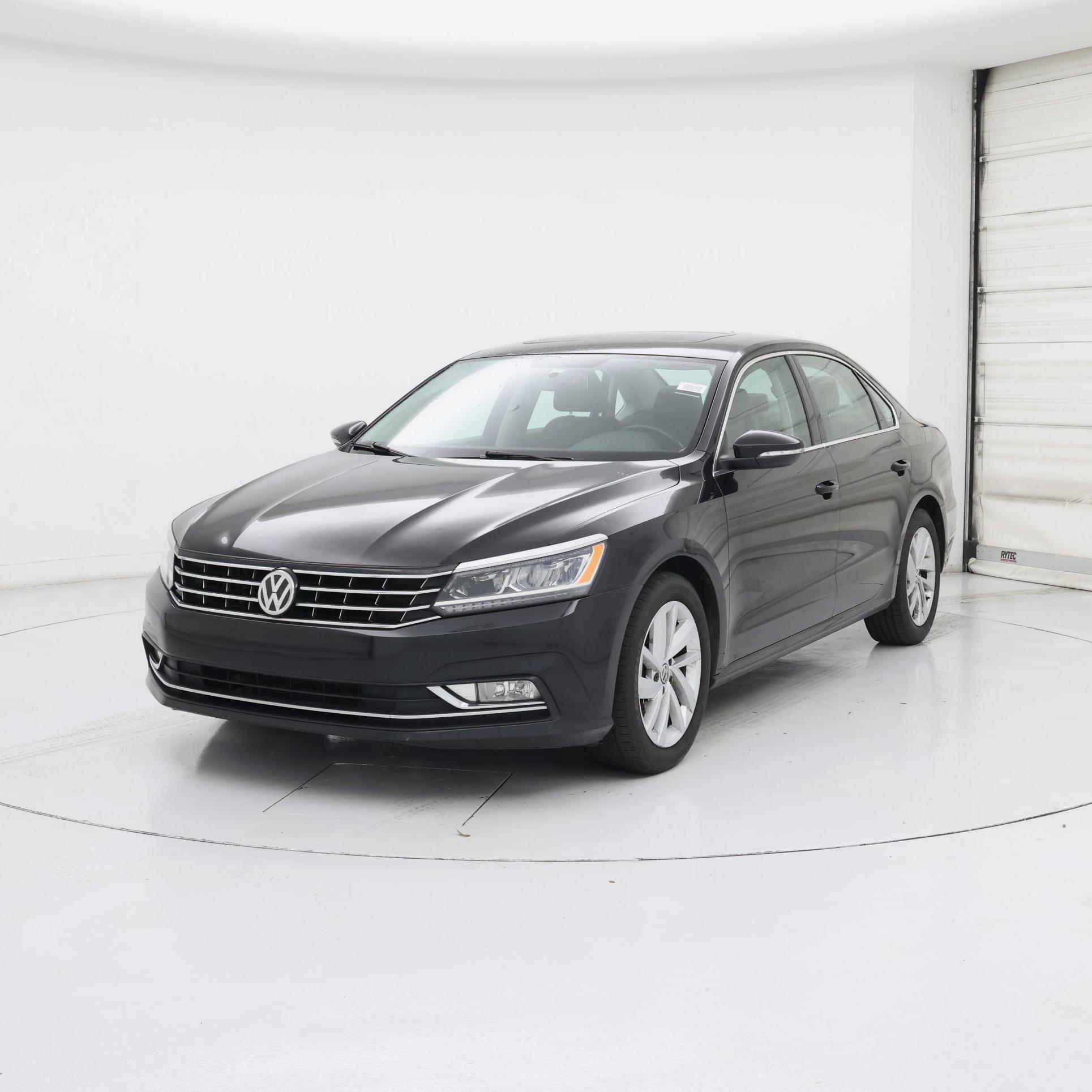 Thumbnail: 2018 Volkswagen Passat - 4