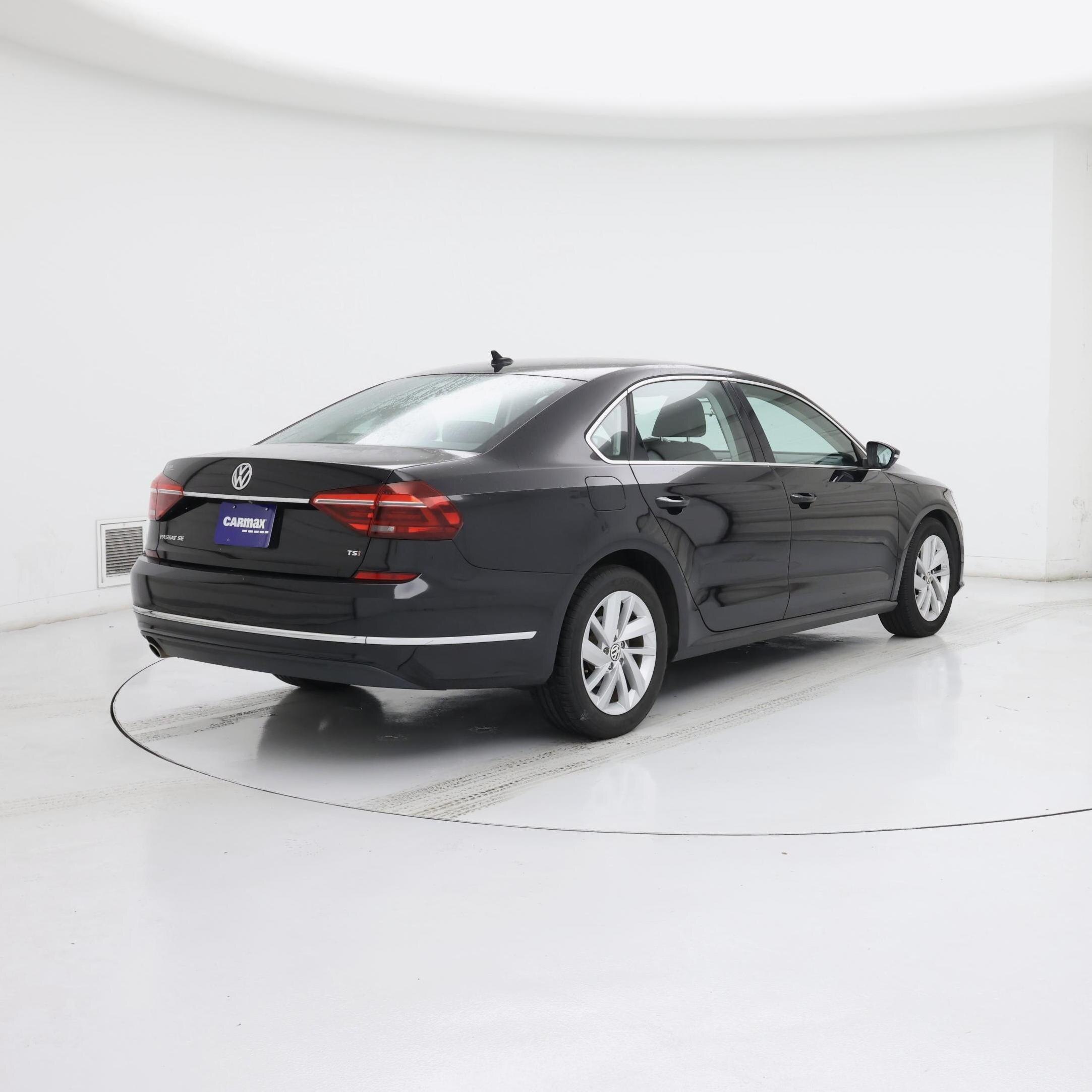 Thumbnail: 2018 Volkswagen Passat - 8